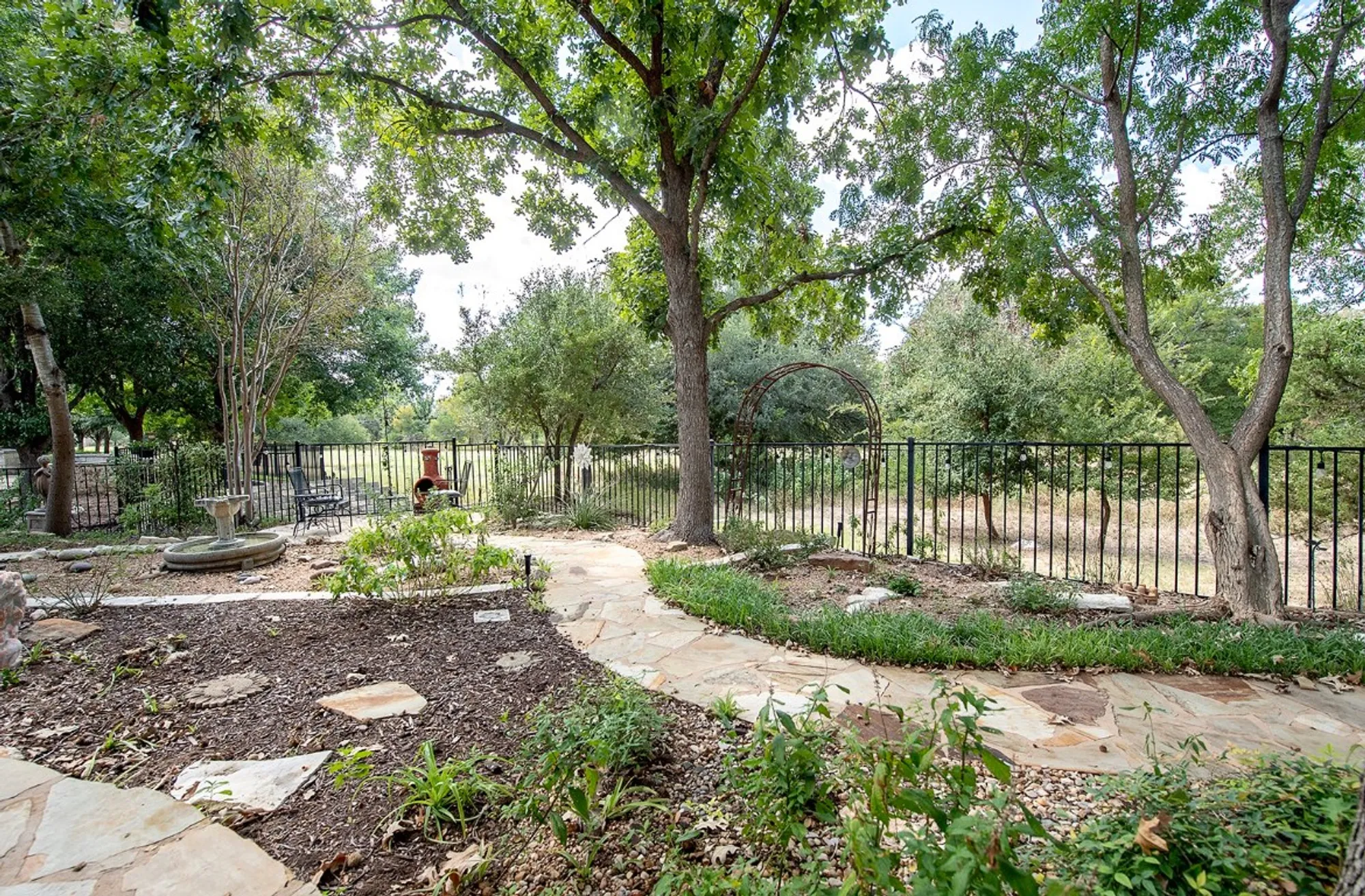 Property Slideshow image 18 of 35 | 627 armstrong dr, Georgetown, TX, 78633