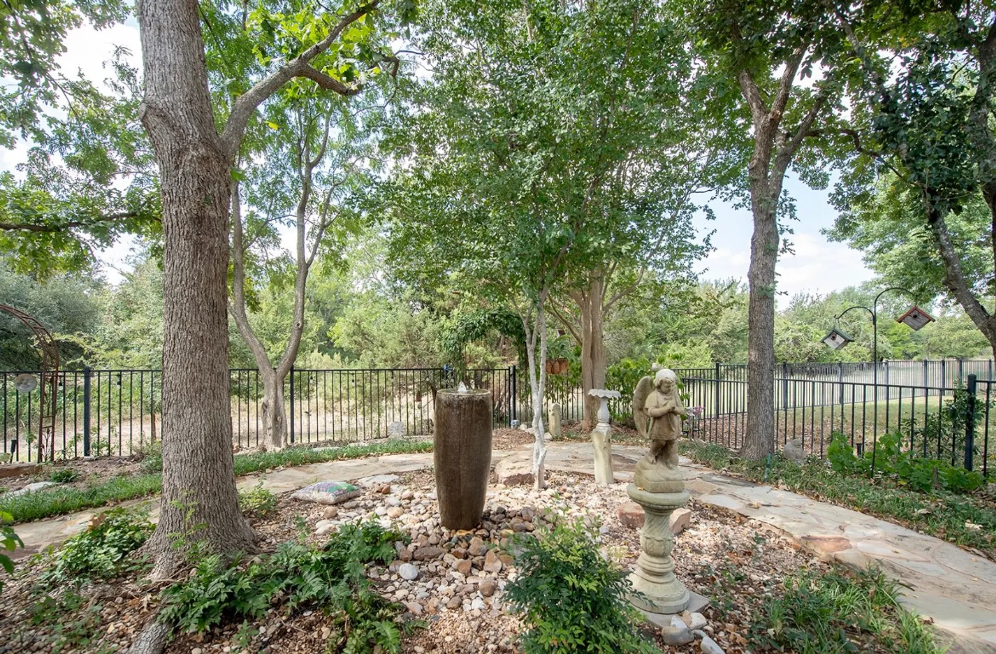 Property Slideshow image 19 of 35 | 627 armstrong dr, Georgetown, TX, 78633