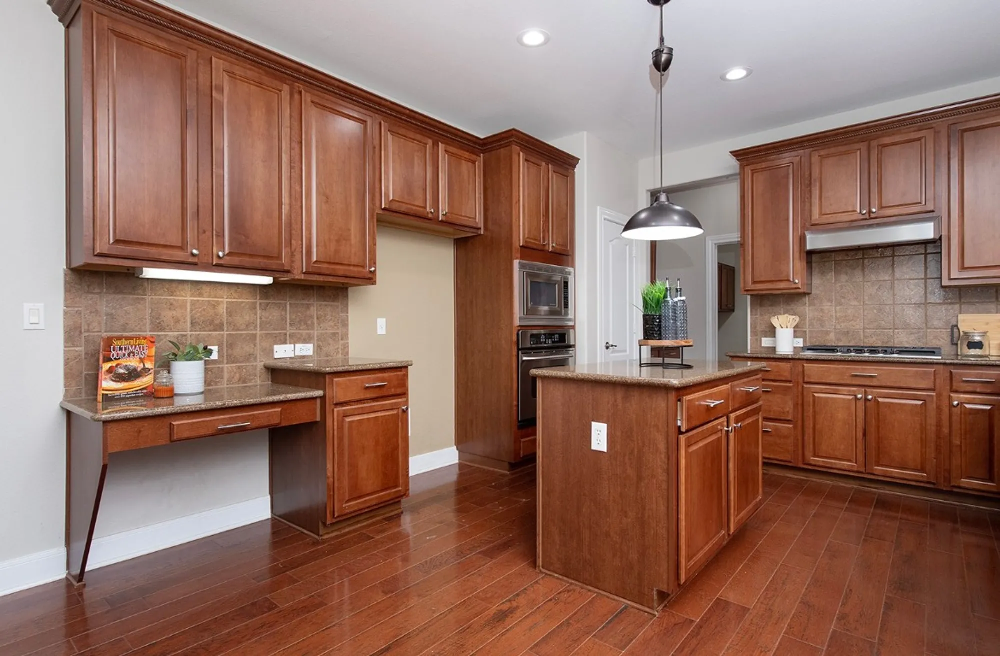 Property Slideshow image 11 of 35 | 627 armstrong dr, Georgetown, TX, 78633