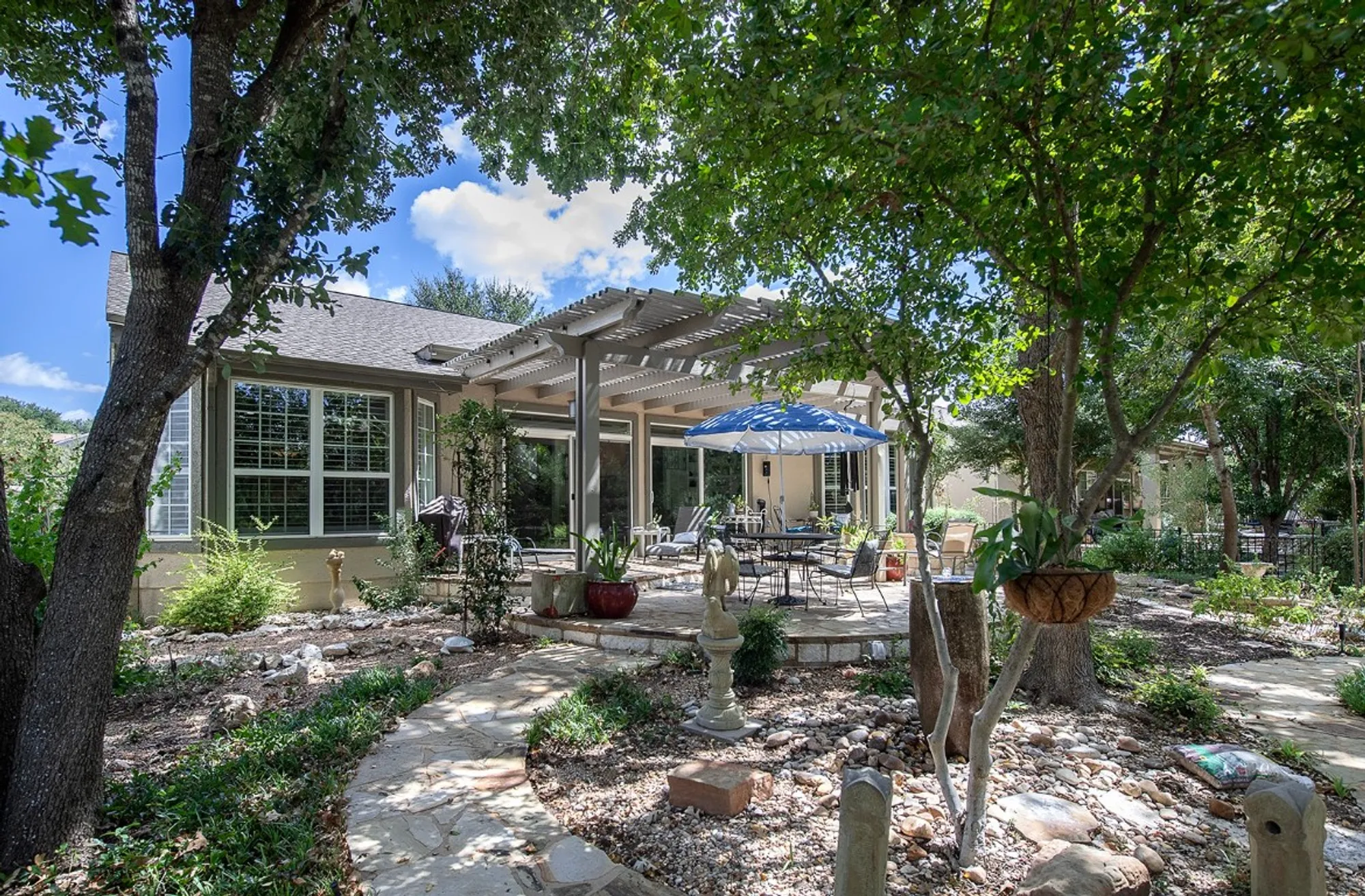 Property Slideshow image 20 of 35 | 627 armstrong dr, Georgetown, TX, 78633