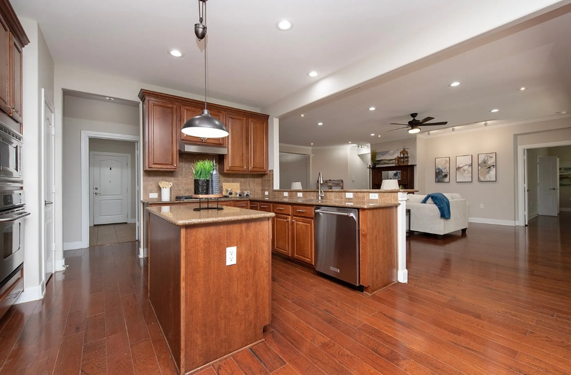 Property Slideshow image 6 of 35 | 627 armstrong dr, Georgetown, TX, 78633