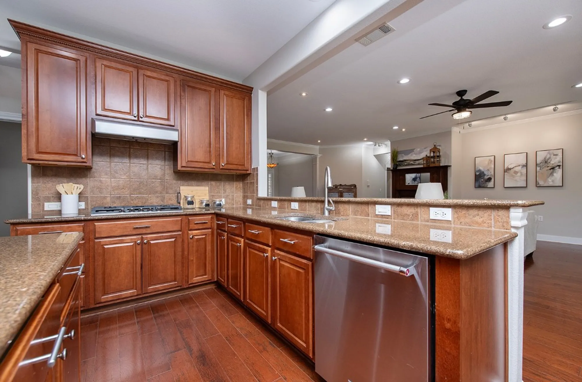 Property Slideshow image 7 of 35 | 627 armstrong dr, Georgetown, TX, 78633