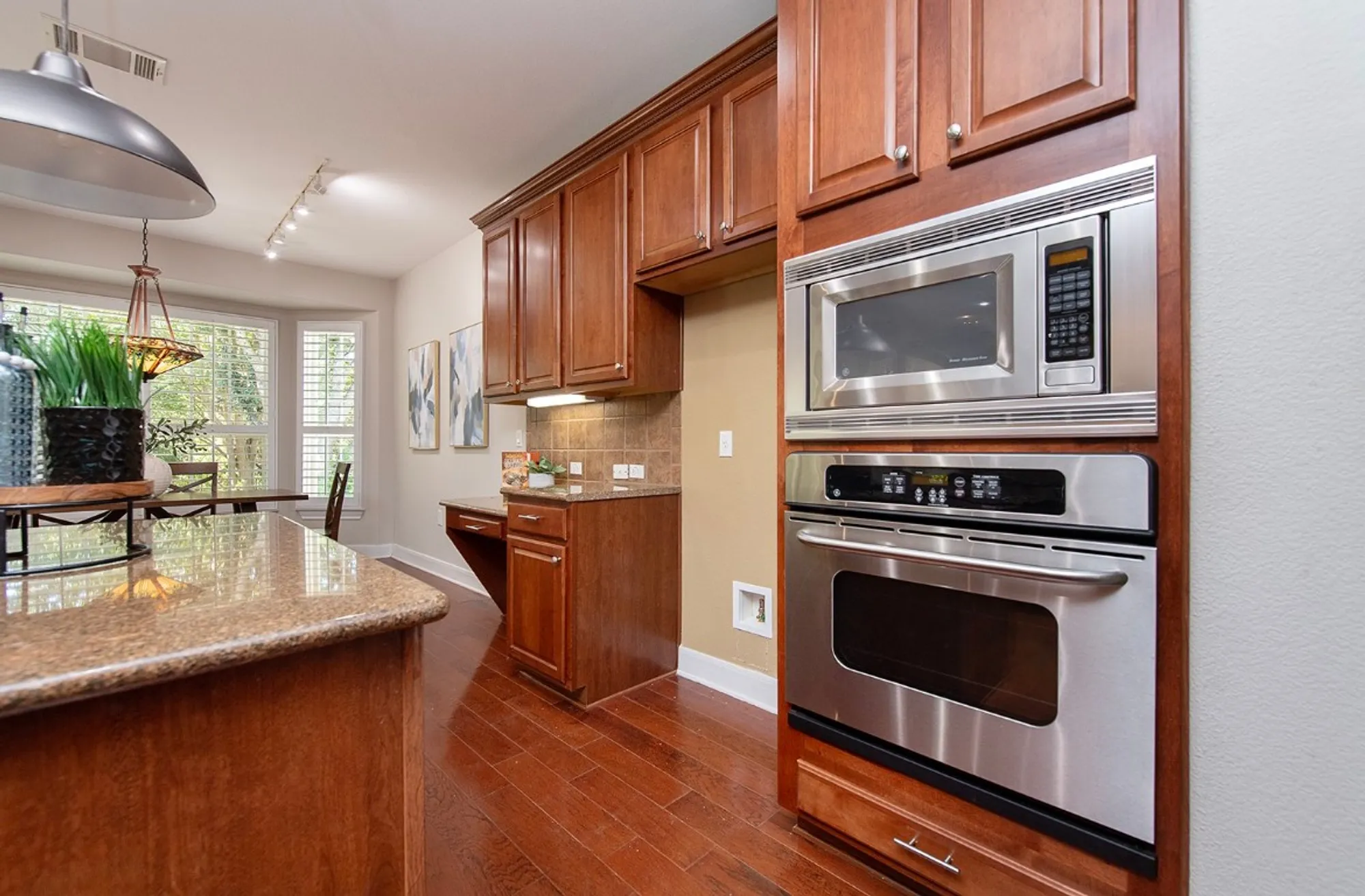 Property Slideshow image 9 of 35 | 627 armstrong dr, Georgetown, TX, 78633