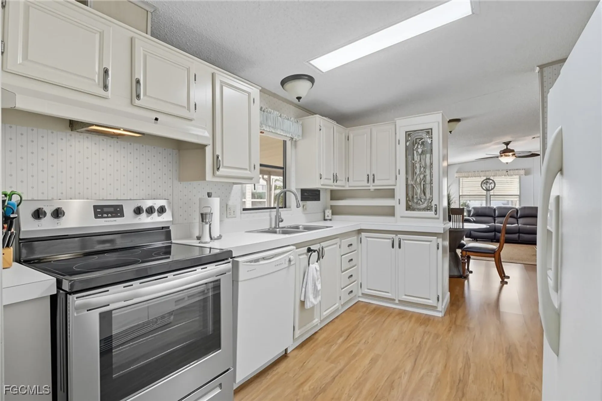 Property Slideshow image 14 of 36 | 14527 paul revere loop, North Fort Myers, FL, 33917