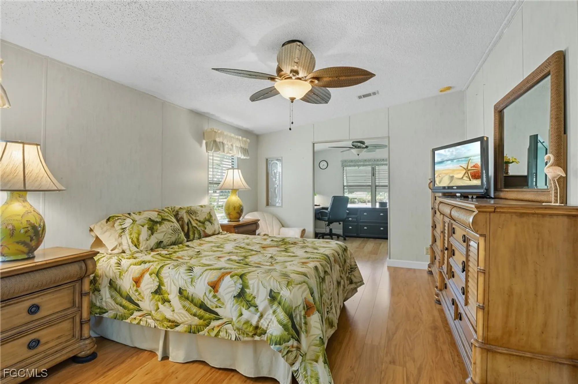Property Slideshow image 20 of 36 | 14527 paul revere loop, North Fort Myers, FL, 33917