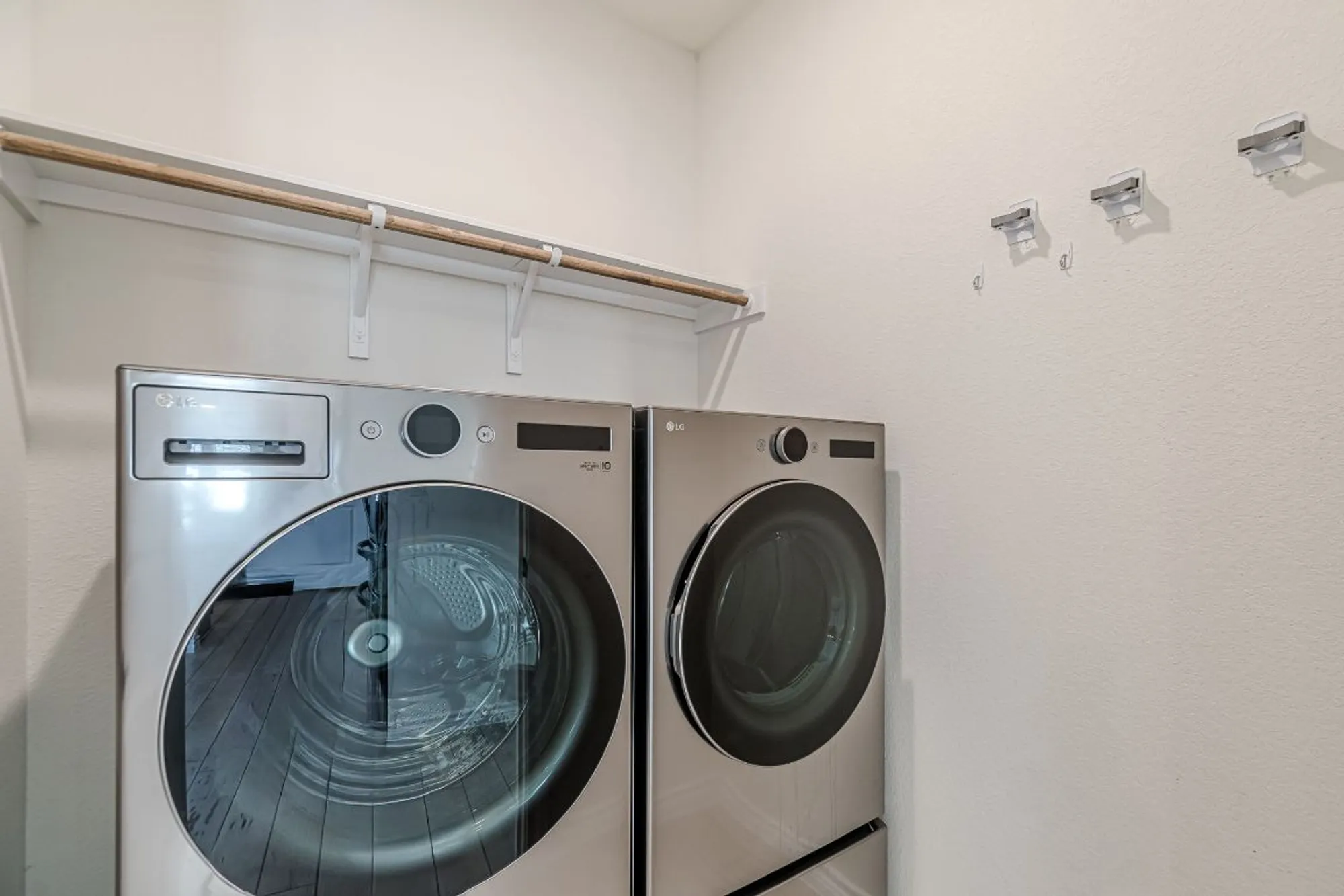 Property Slideshow image 15 of 37 | 121 charming redbud ln # 168, San Marcos, TX, 78666