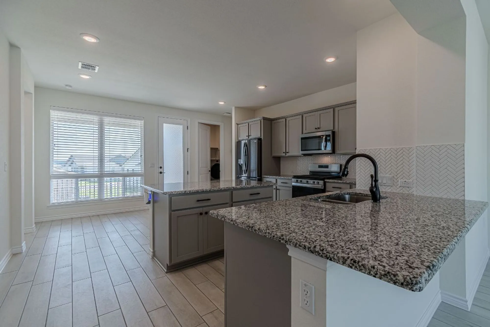 Property Slideshow image 10 of 37 | 121 charming redbud ln # 168, San Marcos, TX, 78666