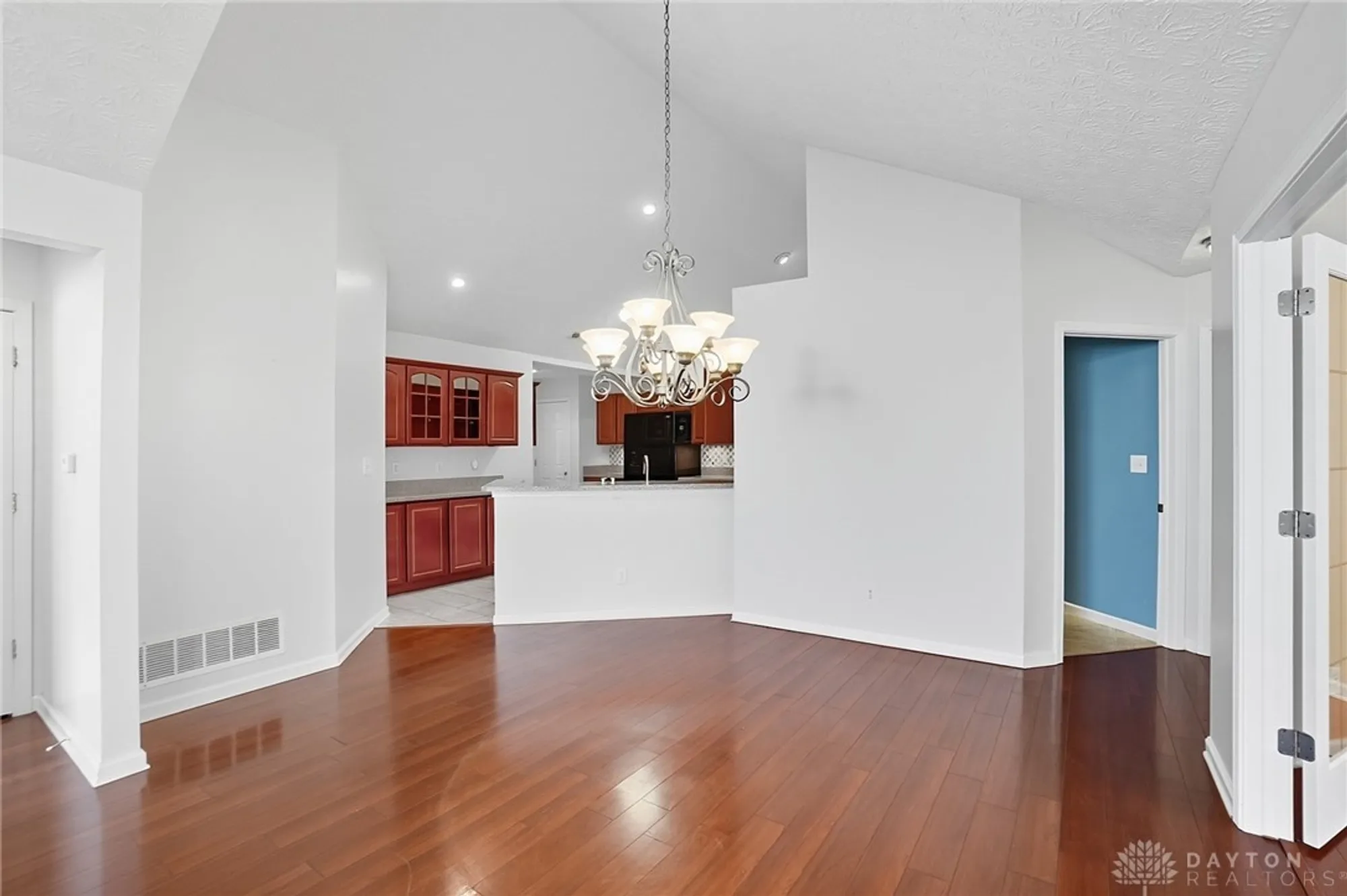 Property Slideshow image 12 of 41 | 3392 greenburn rd, Beavercreek, OH, 45434