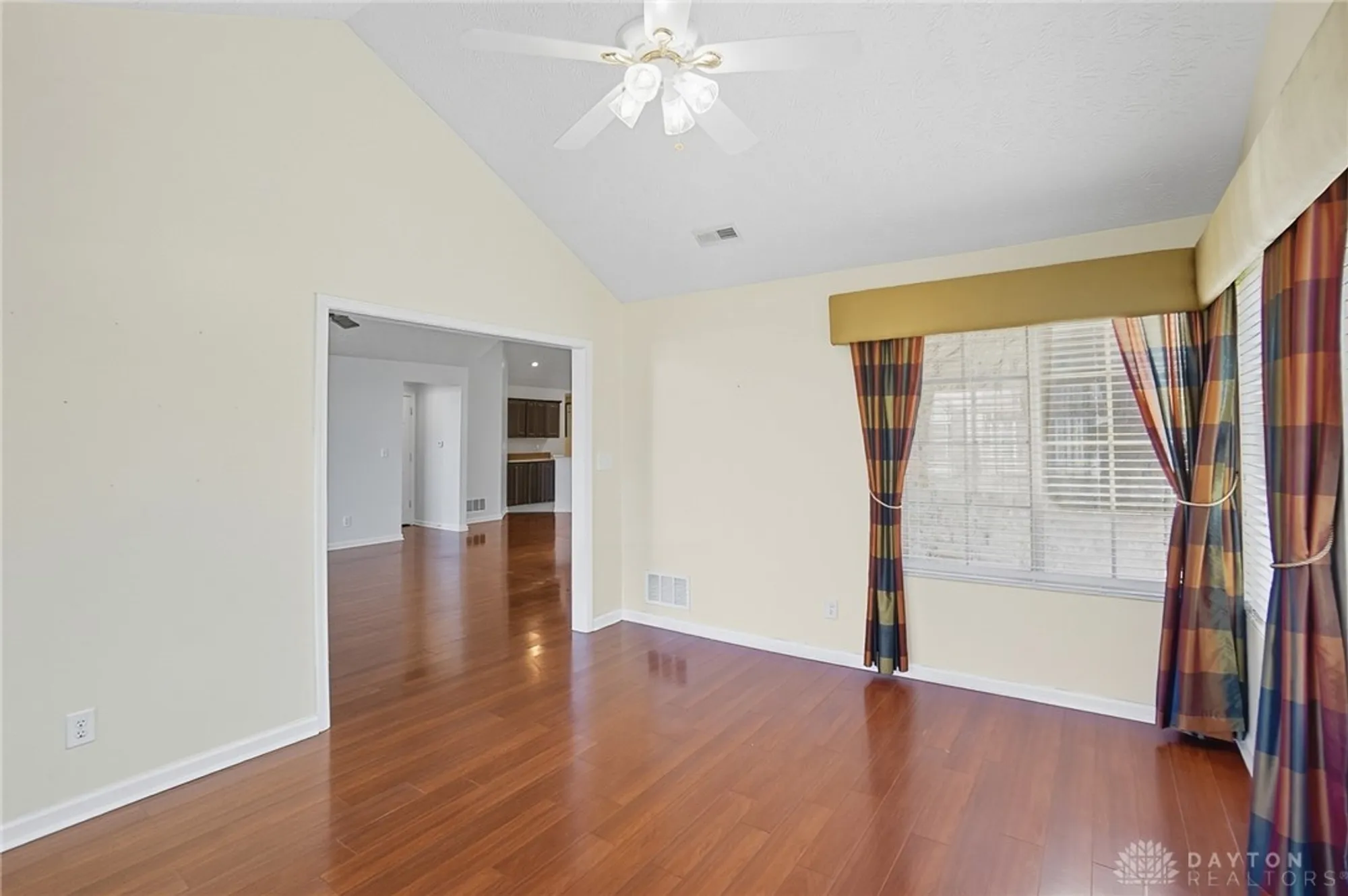 Property Slideshow image 20 of 41 | 3392 greenburn rd, Beavercreek, OH, 45434