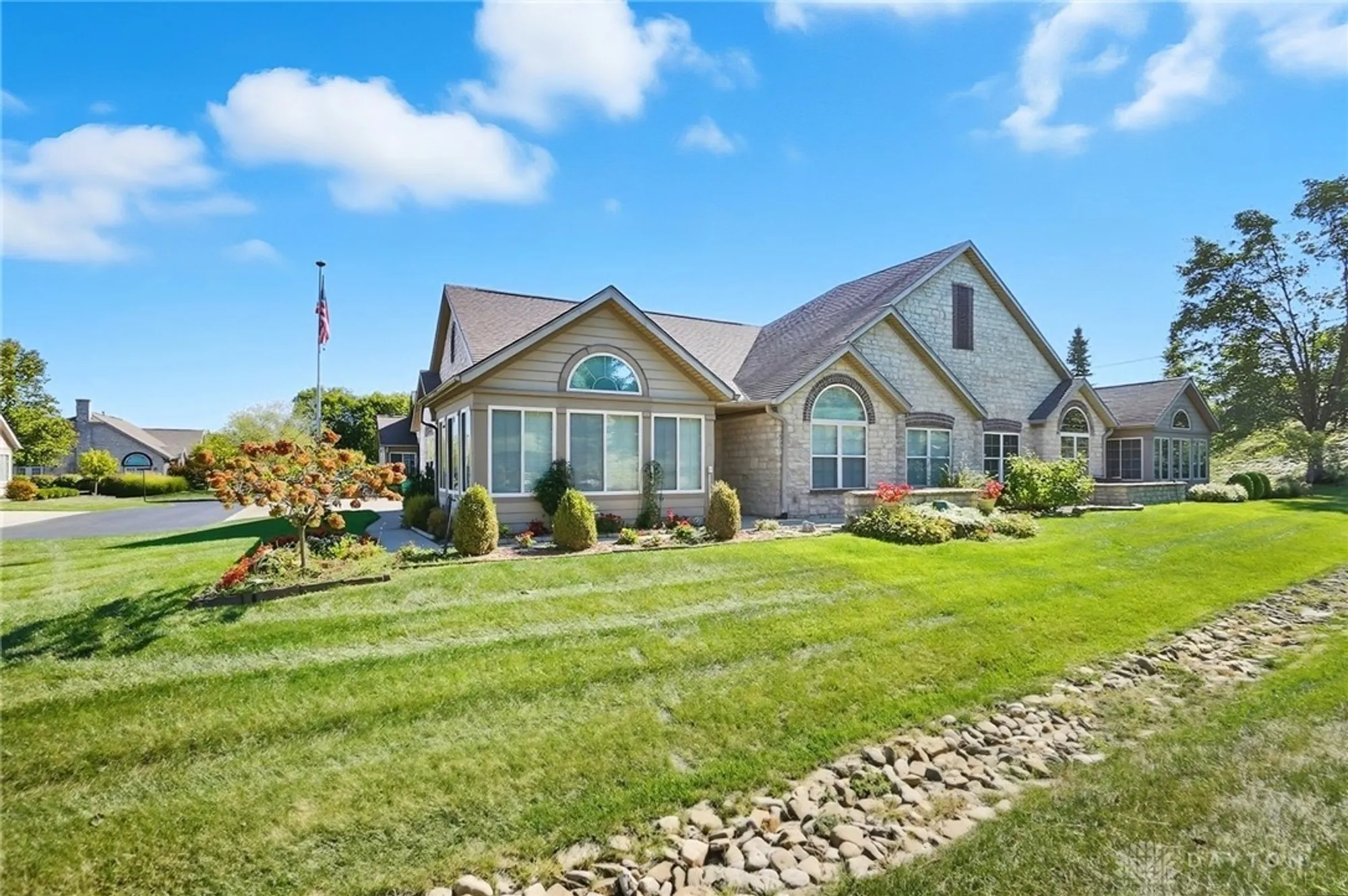 Property Slideshow image 4 of 41 | 3392 greenburn rd, Beavercreek, OH, 45434