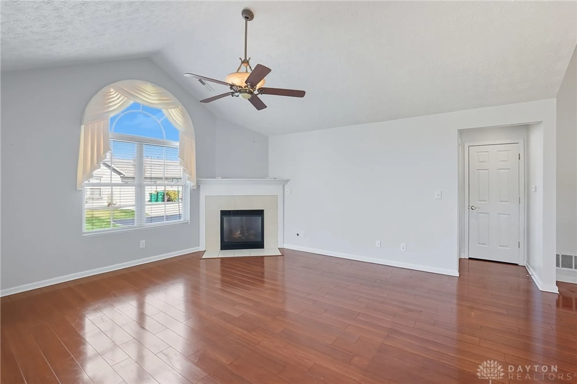 Property Slideshow image 8 of 41 | 3392 greenburn rd, Beavercreek, OH, 45434