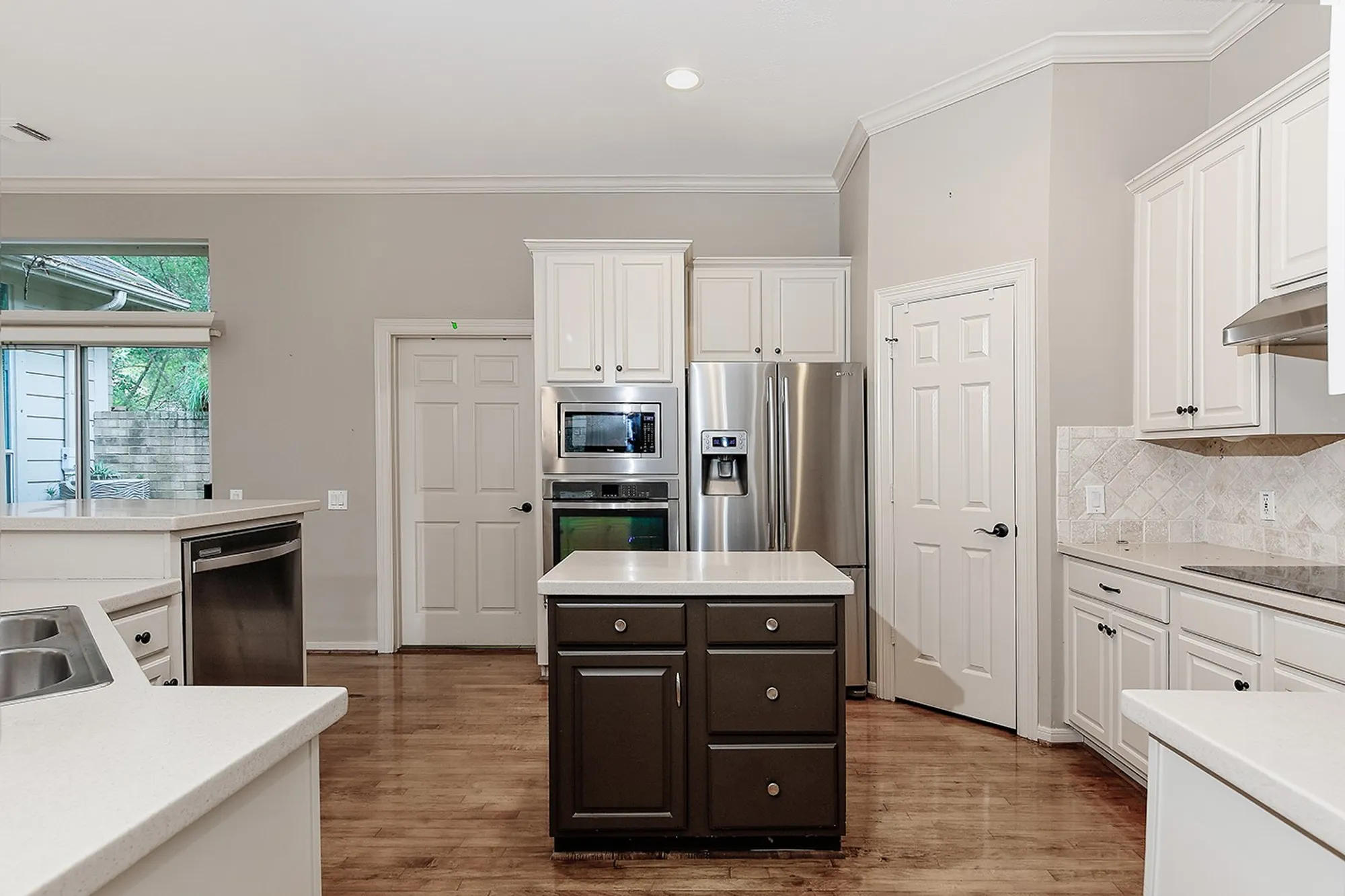 Property Slideshow image 14 of 28 | 43 wilmington way, The Woodlands, TX, 77384