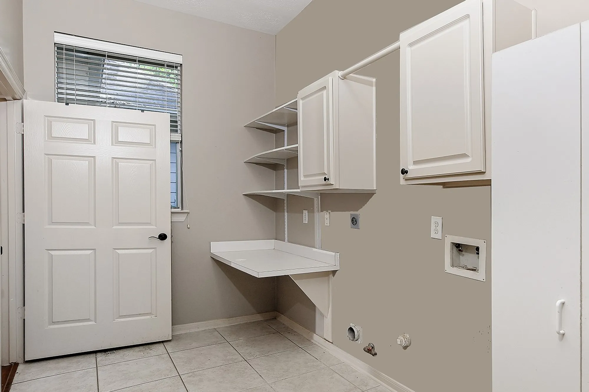 Property Slideshow image 16 of 28 | 43 wilmington way, The Woodlands, TX, 77384