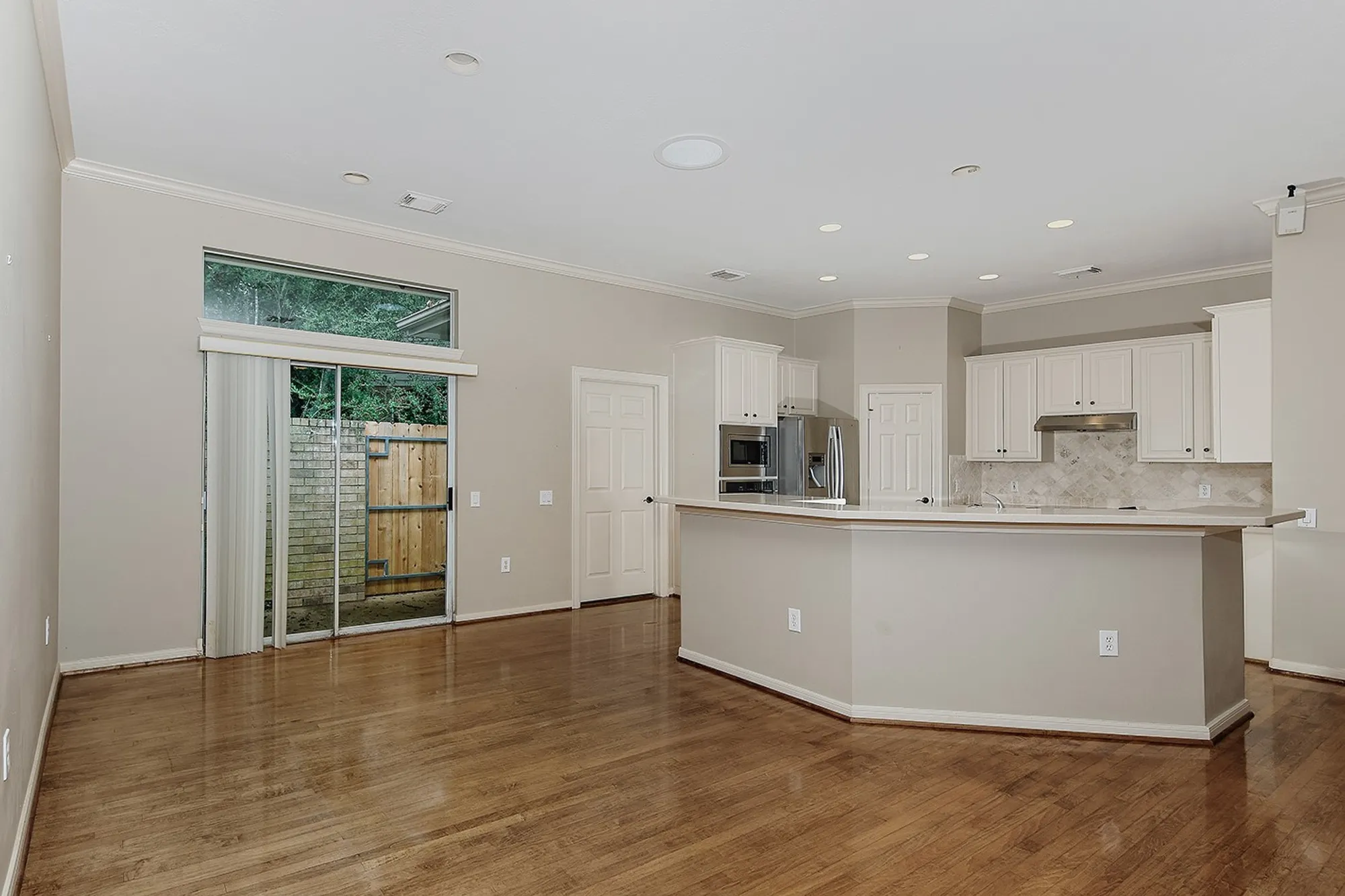 Property Slideshow image 11 of 28 | 43 wilmington way, The Woodlands, TX, 77384