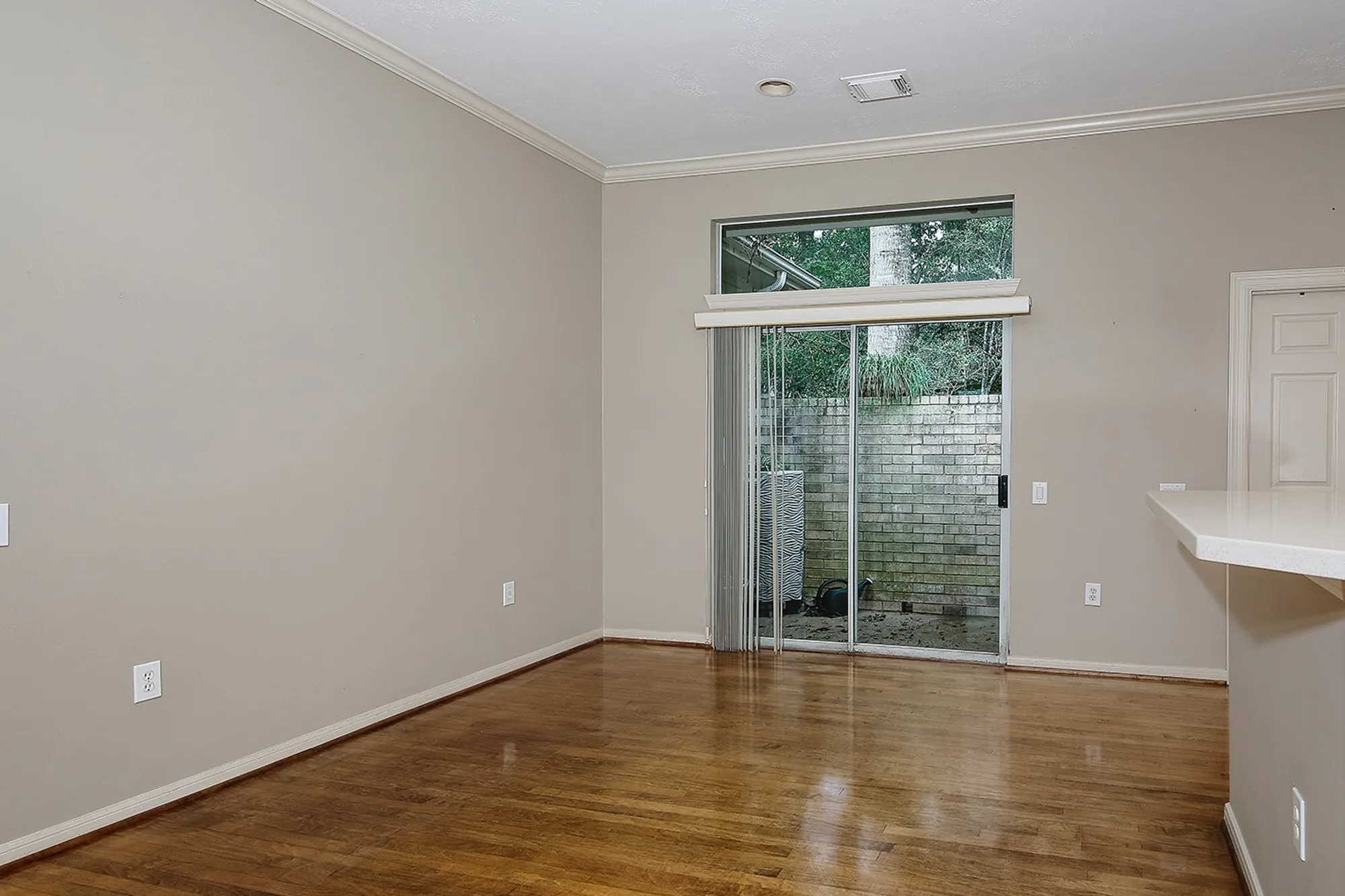 Property Slideshow image 13 of 28 | 43 wilmington way, The Woodlands, TX, 77384