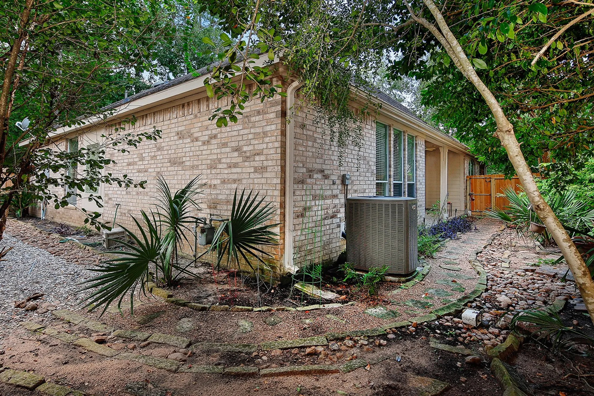 Property Slideshow image 26 of 28 | 43 wilmington way, The Woodlands, TX, 77384