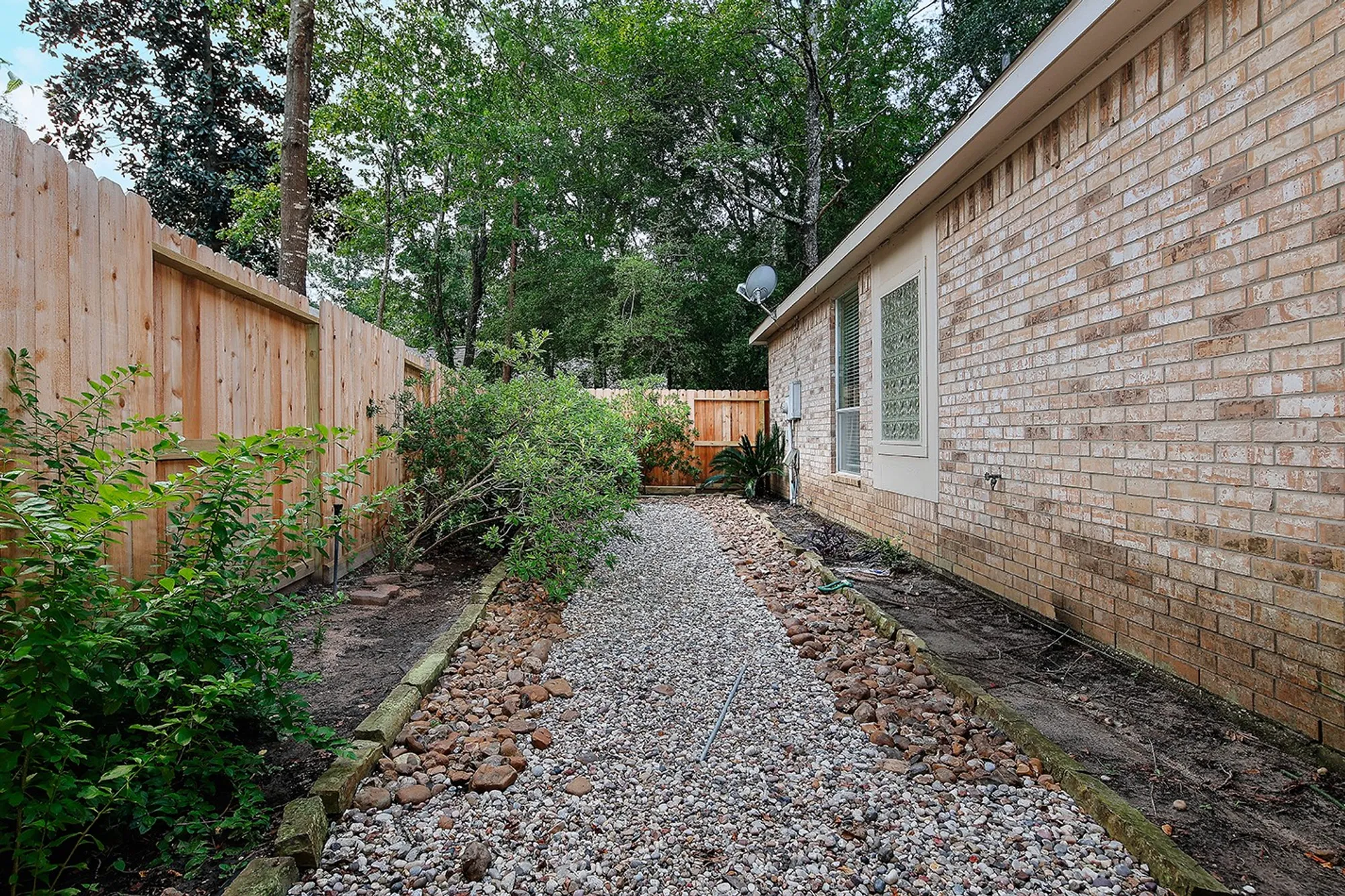 Property Slideshow image 27 of 28 | 43 wilmington way, The Woodlands, TX, 77384