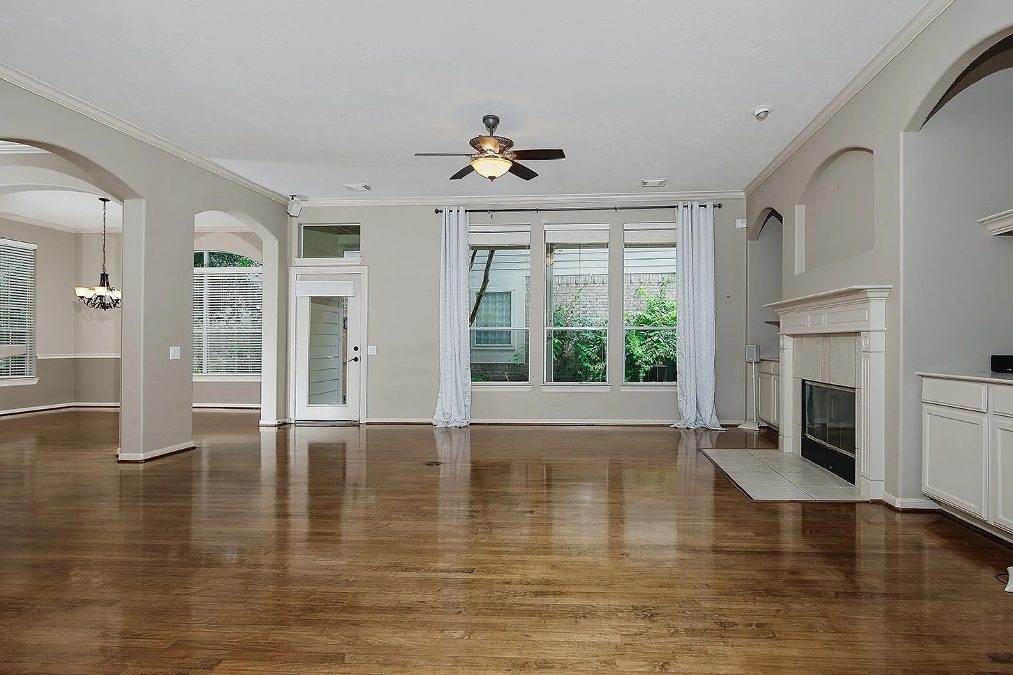 Property Slideshow image 4 of 28 | 43 wilmington way, The Woodlands, TX, 77384