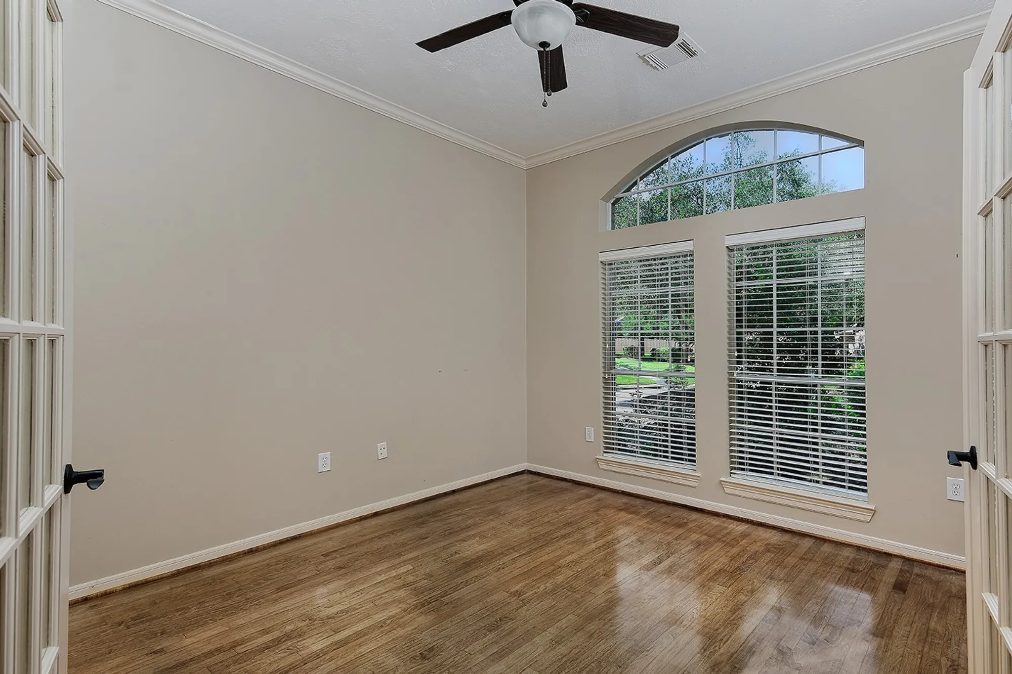 Property Slideshow image 7 of 28 | 43 wilmington way, The Woodlands, TX, 77384