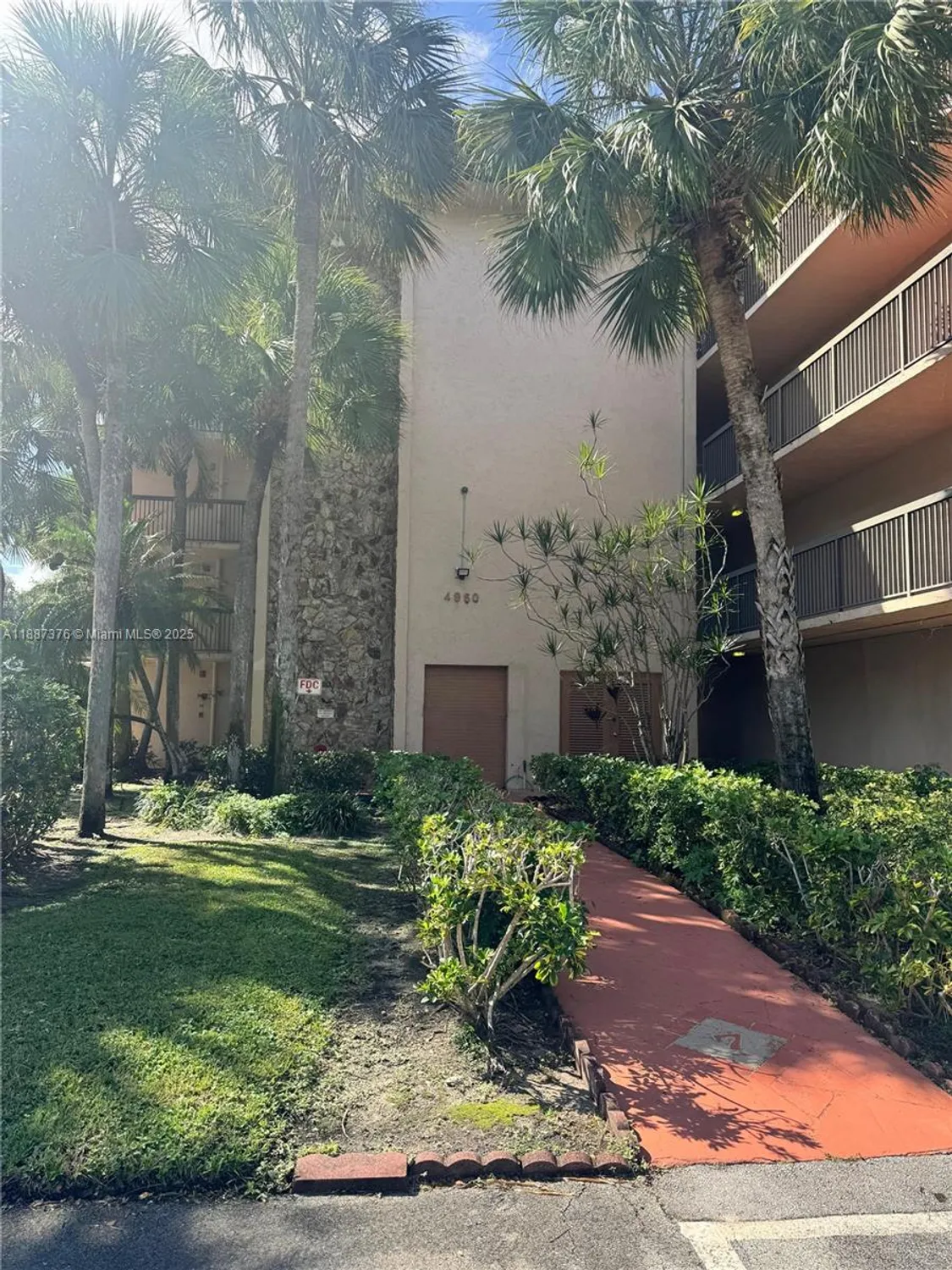 Property Slideshow image 16 of 17 | 4960 e sabal palm blvd apt 203, Tamarac, FL, 33319
