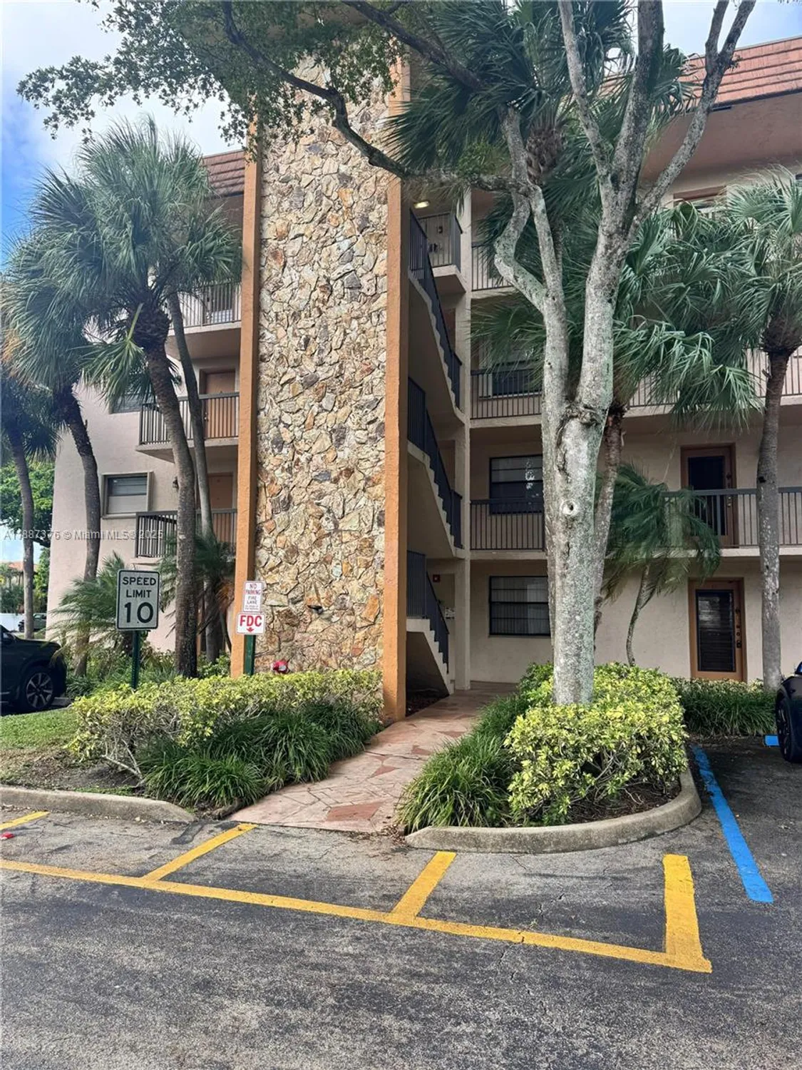 Property Slideshow image 17 of 17 | 4960 e sabal palm blvd apt 203, Tamarac, FL, 33319