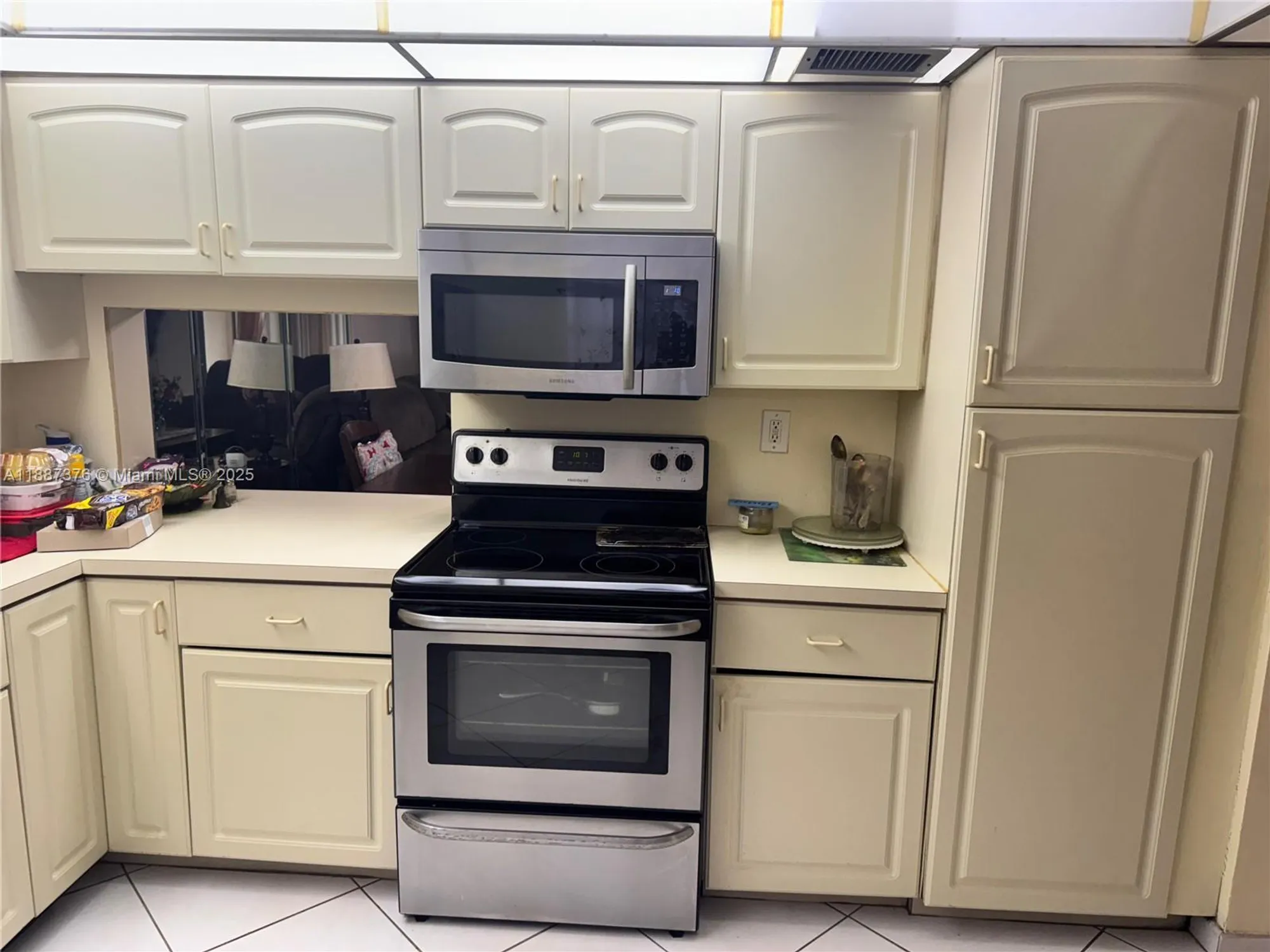 Property Slideshow image 6 of 17 | 4960 e sabal palm blvd apt 203, Tamarac, FL, 33319