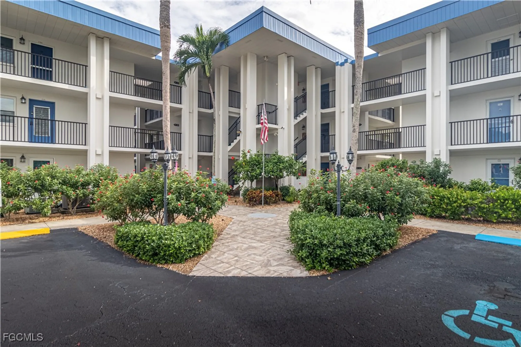 Property Slideshow image 13 of 33 | 1828 pine valley dr apt 110, Fort Myers, FL, 33907