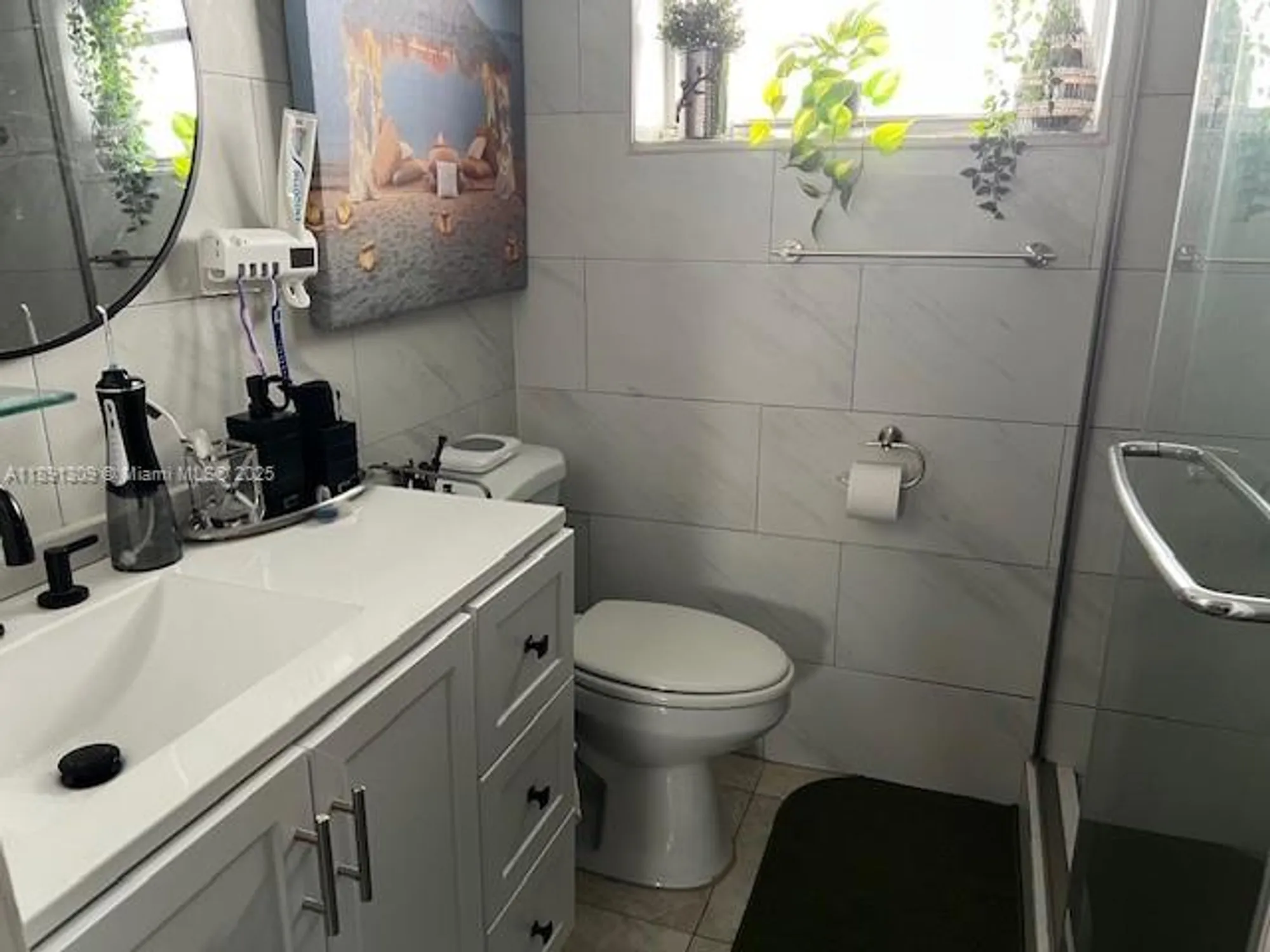 Property Slideshow image 7 of 9 | 329 se 3rd st 304s, Hallandale Beach, FL, 33009