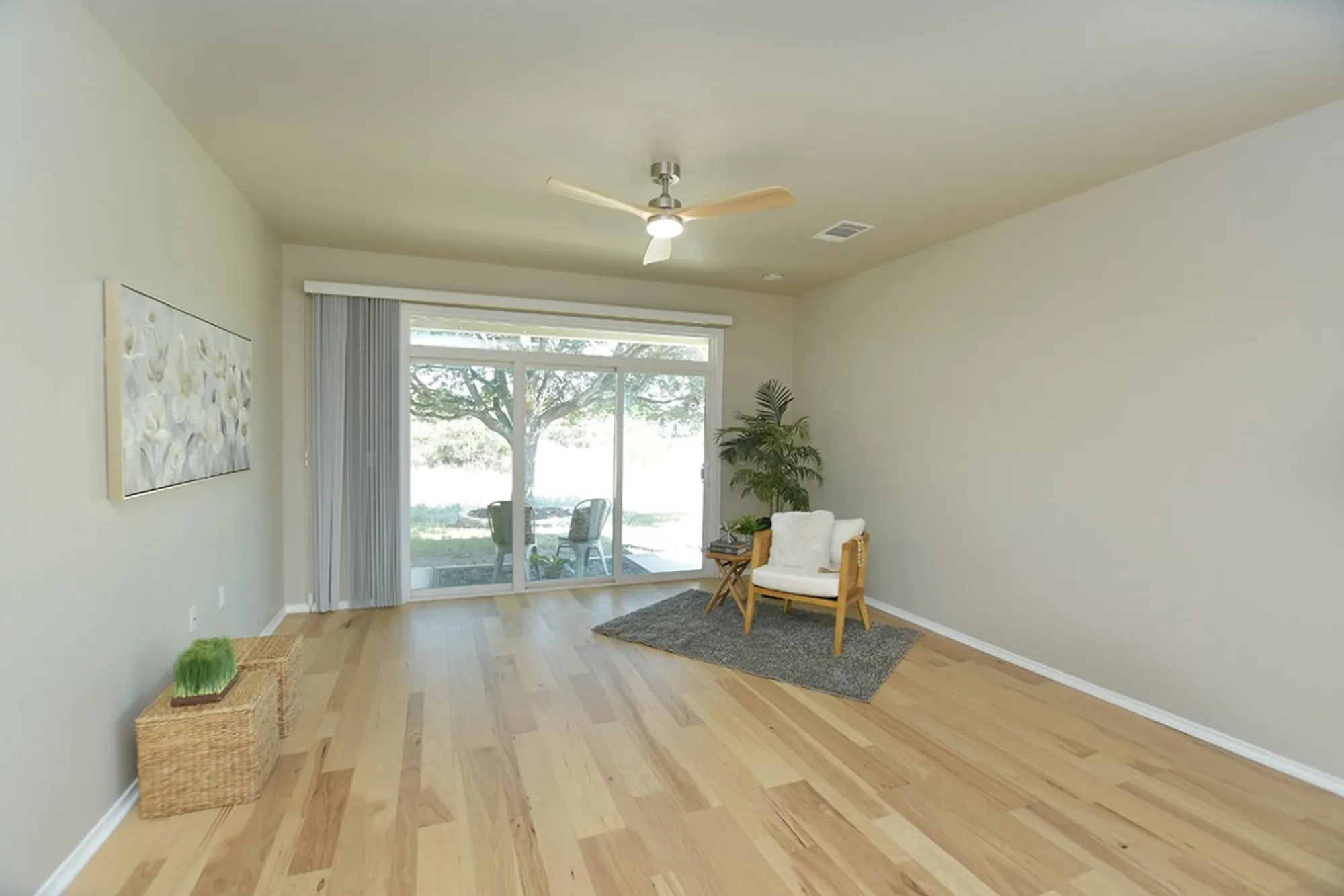 Property Slideshow image 15 of 27 | 143 dickens cir, Georgetown, TX, 78633