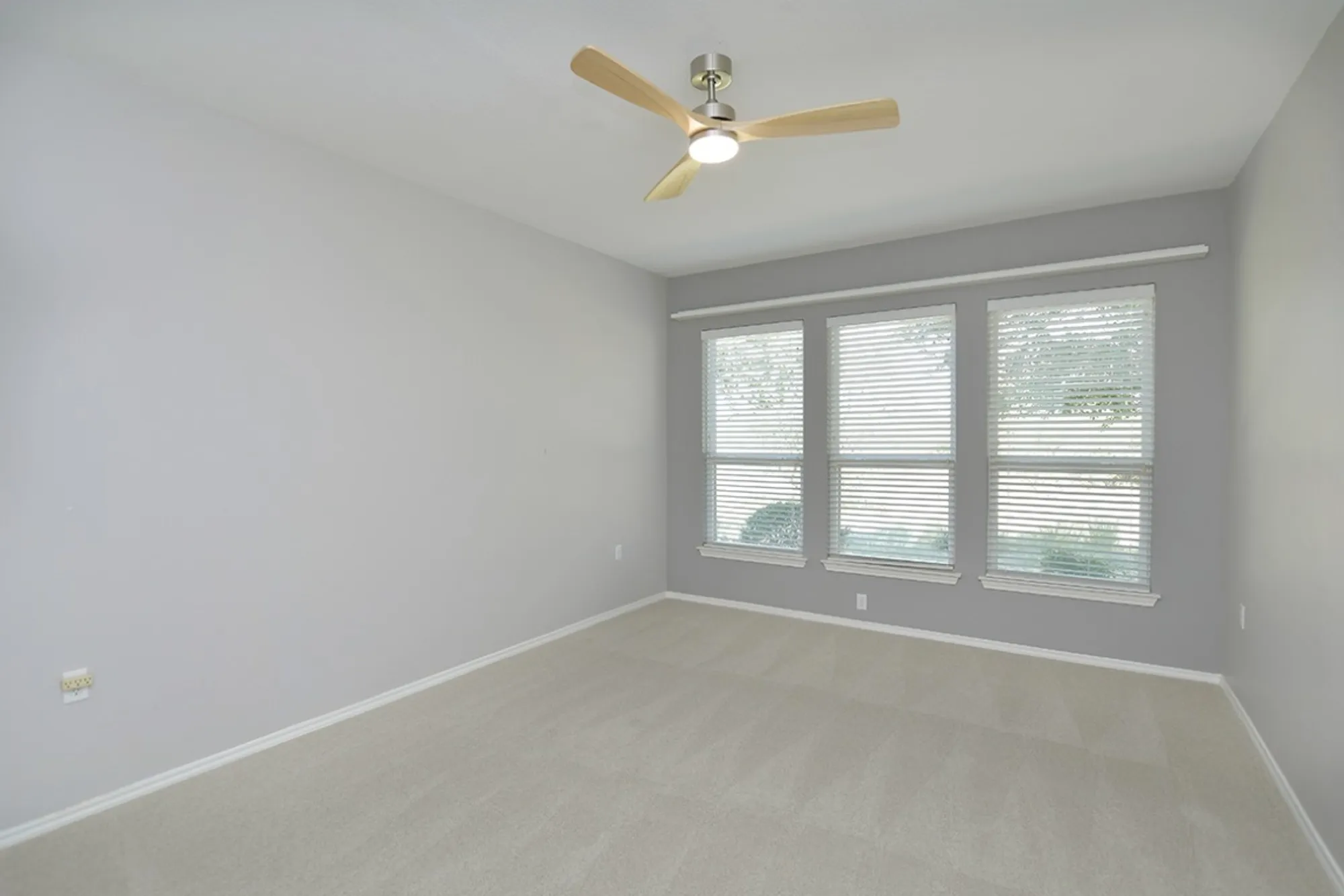 Property Slideshow image 17 of 27 | 143 dickens cir, Georgetown, TX, 78633