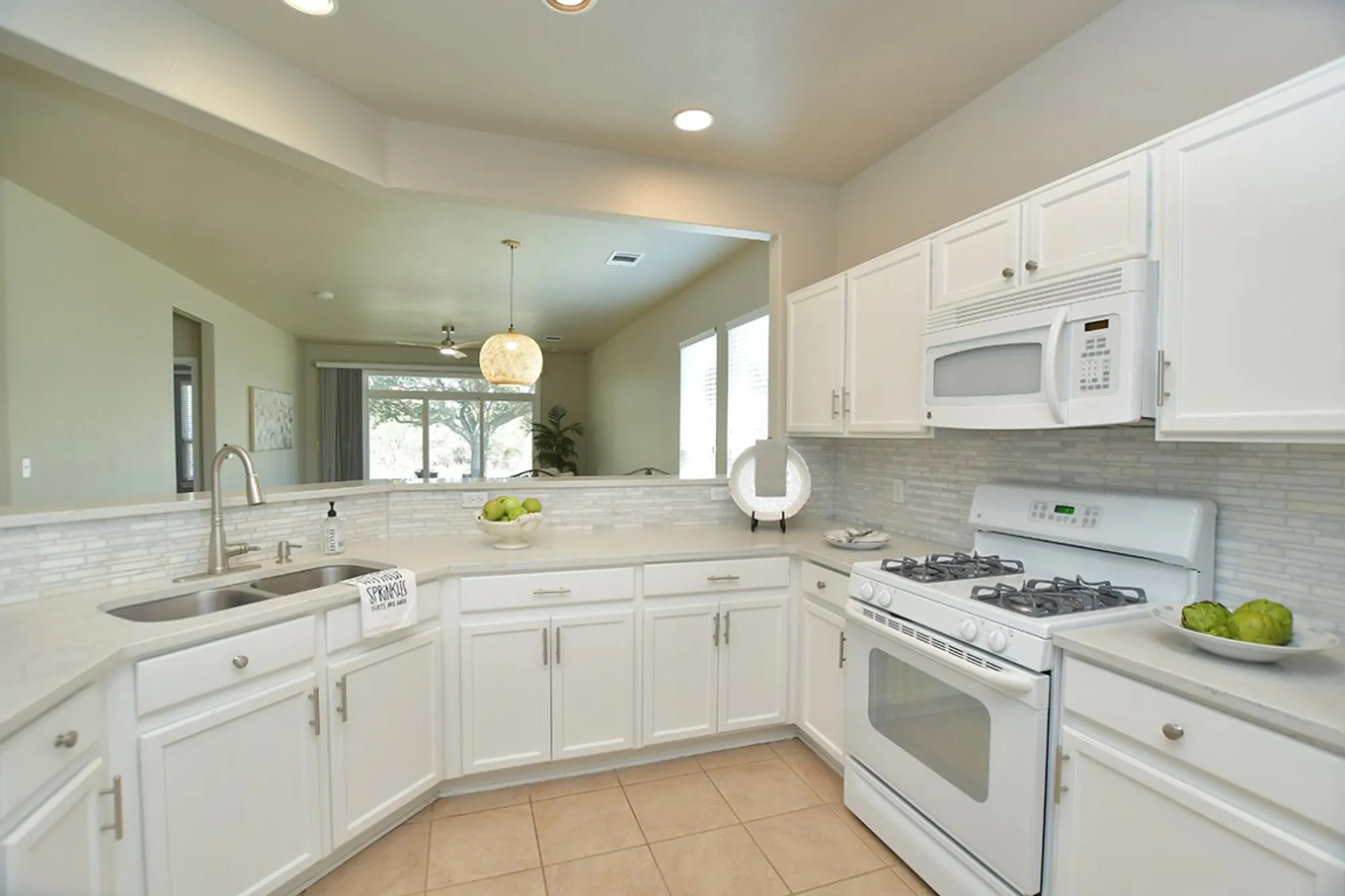 Property Slideshow image 11 of 27 | 143 dickens cir, Georgetown, TX, 78633