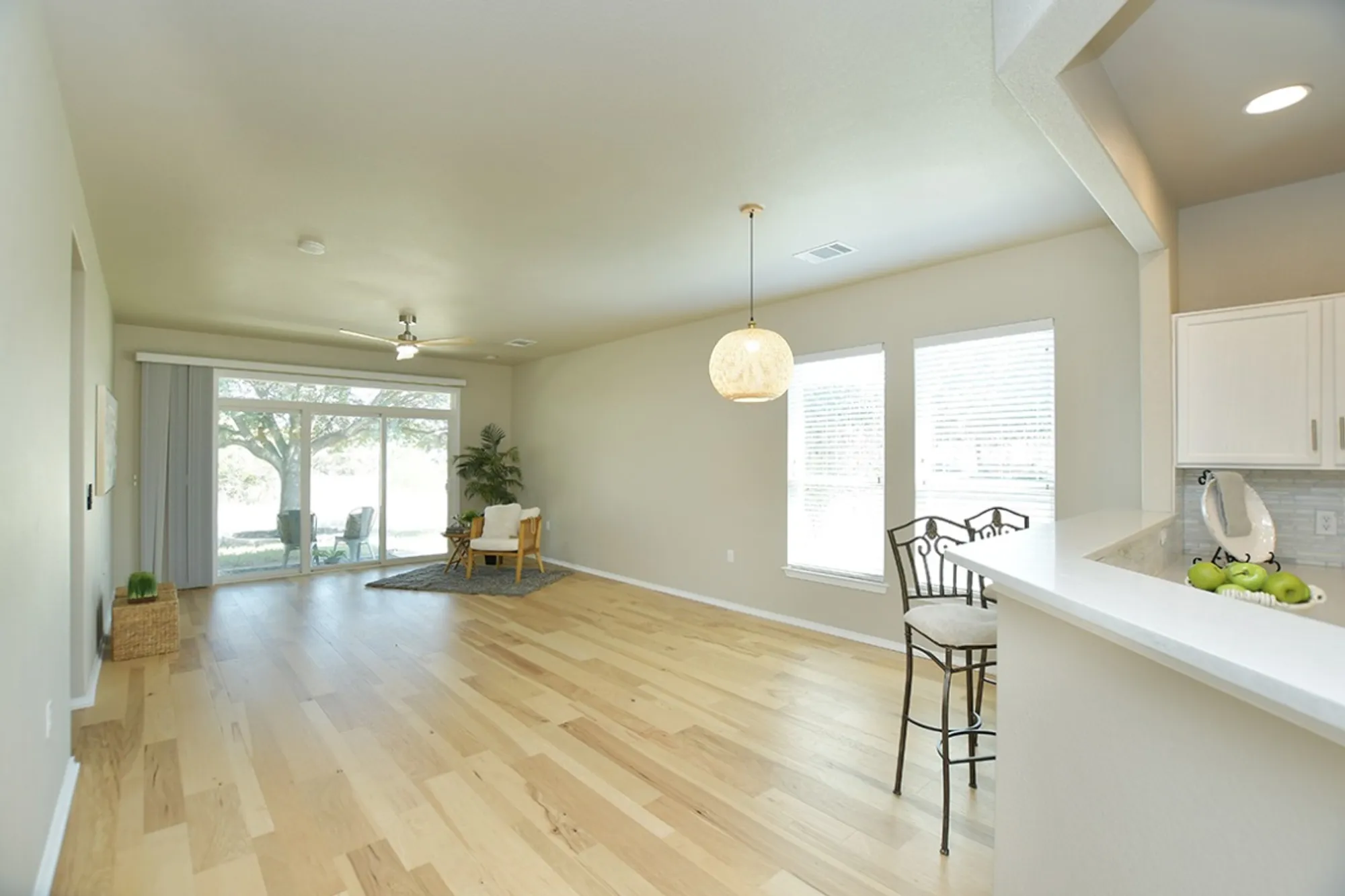 Property Slideshow image 12 of 27 | 143 dickens cir, Georgetown, TX, 78633