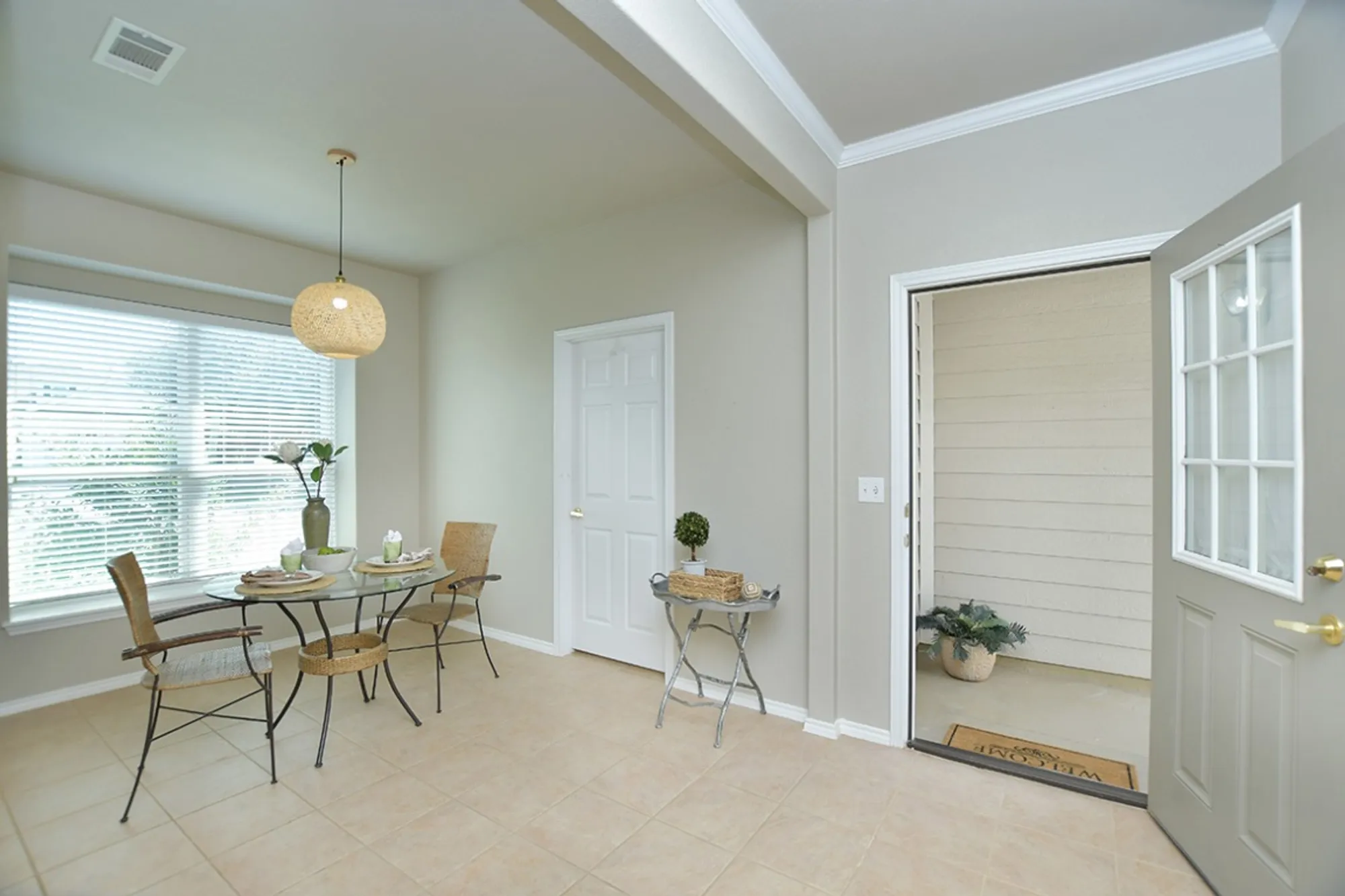 Property Slideshow image 5 of 27 | 143 dickens cir, Georgetown, TX, 78633