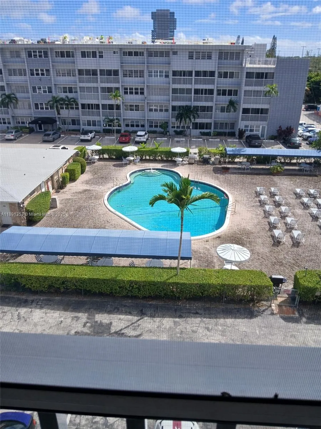 Property Slideshow image 8 of 9 | 330 se 2nd st apt 503e, Hallandale Beach, FL, 33009