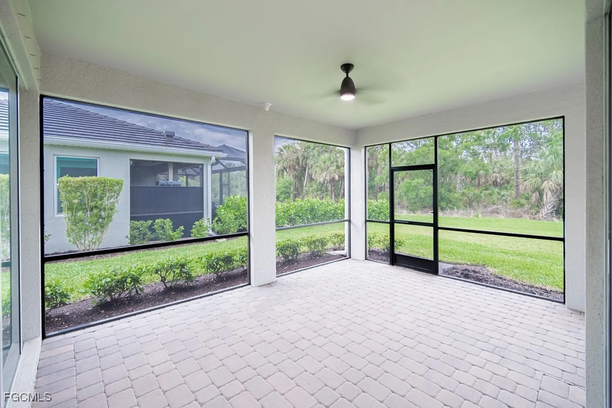Property Slideshow image 15 of 29 | 17578 winding oak ln, North Fort Myers, FL, 33917