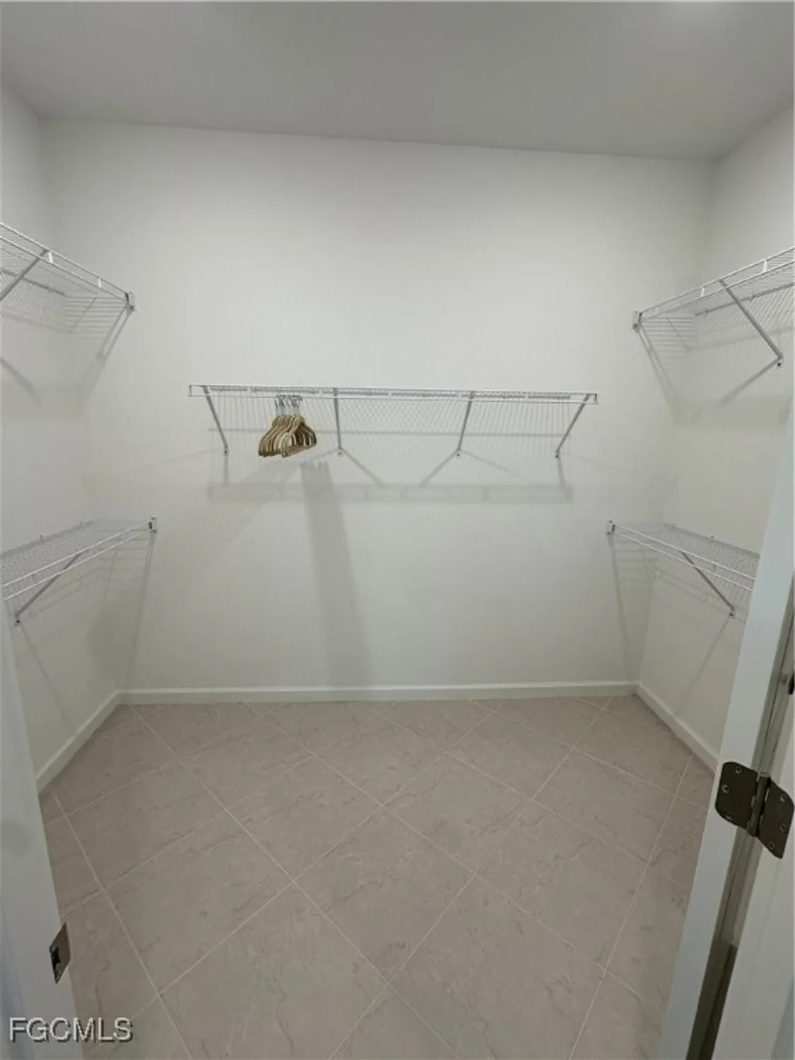 Property Slideshow image 11 of 29 | 17578 winding oak ln, North Fort Myers, FL, 33917