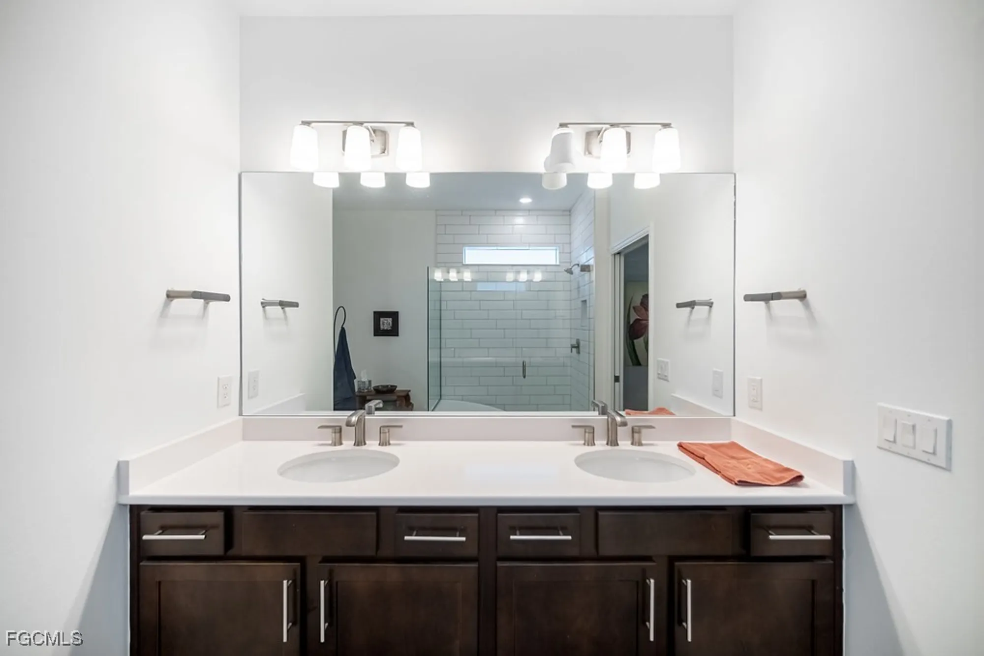 Property Slideshow image 9 of 29 | 17578 winding oak ln, North Fort Myers, FL, 33917