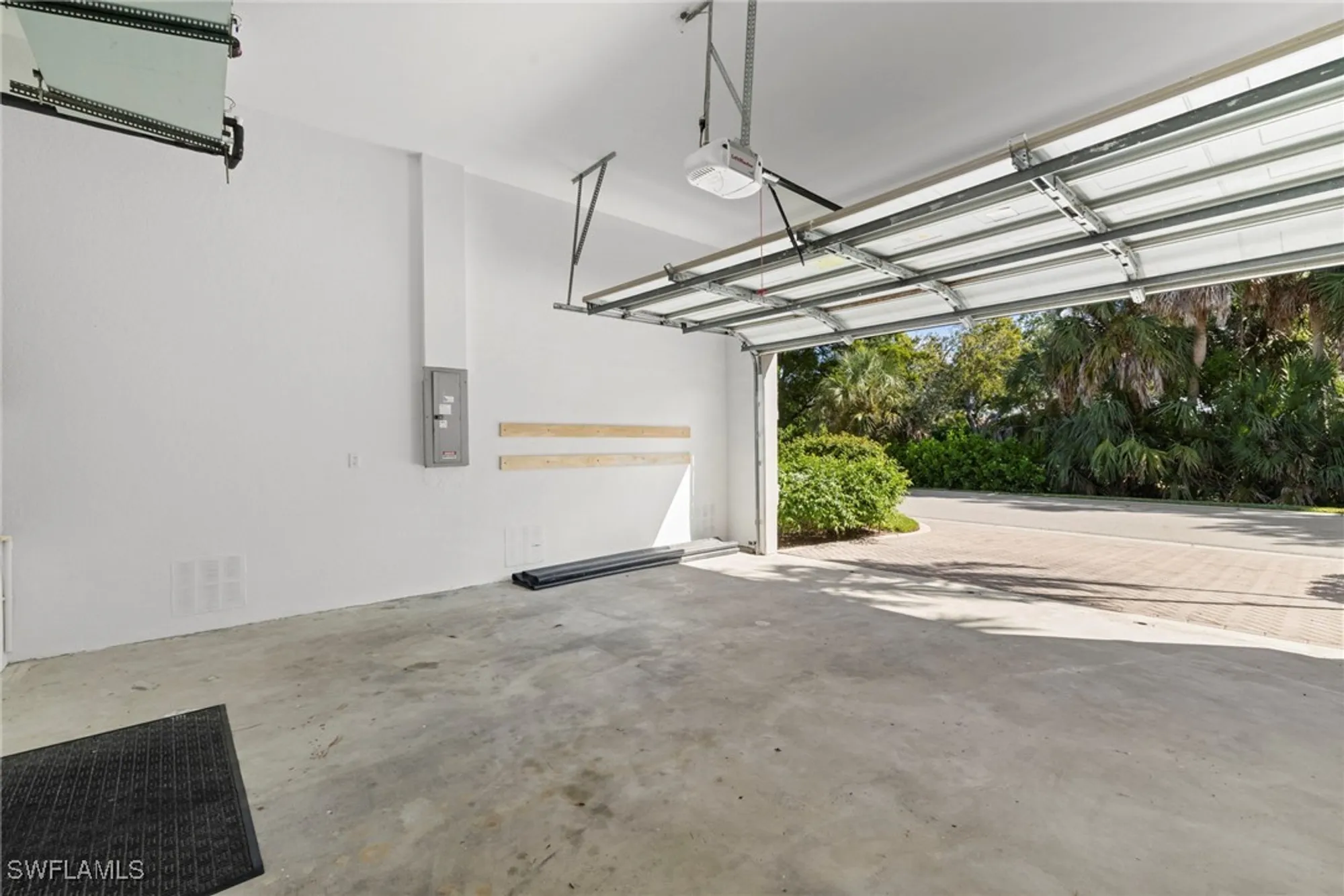 Property Slideshow image 24 of 32 | 27025 shell ridge cir, Bonita Springs, FL, 34134