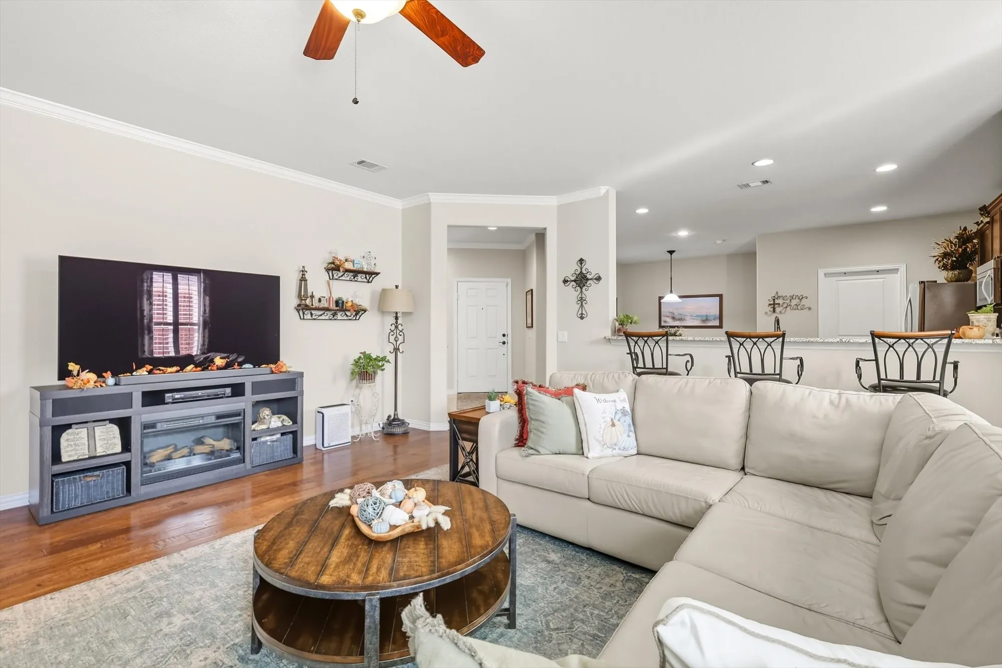 Property Slideshow image 13 of 40 | 7359 trull brook ln, Frisco, TX, 75036