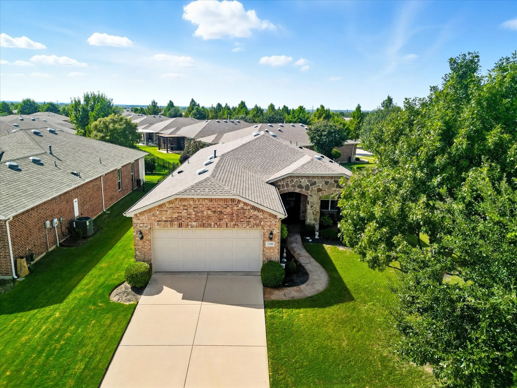 Property Slideshow image 27 of 40 | 7359 trull brook ln, Frisco, TX, 75036