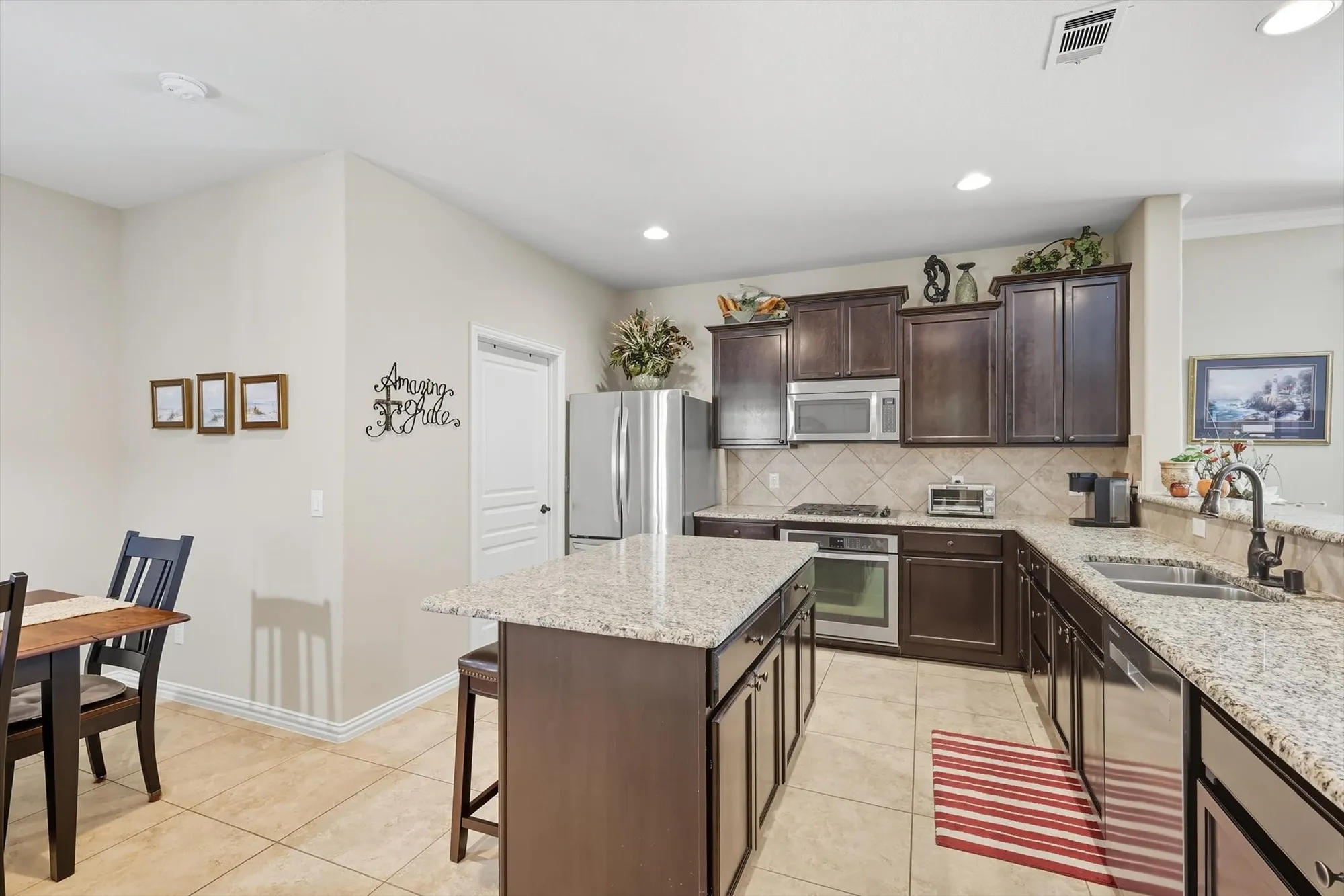 Property Slideshow image 5 of 40 | 7359 trull brook ln, Frisco, TX, 75036