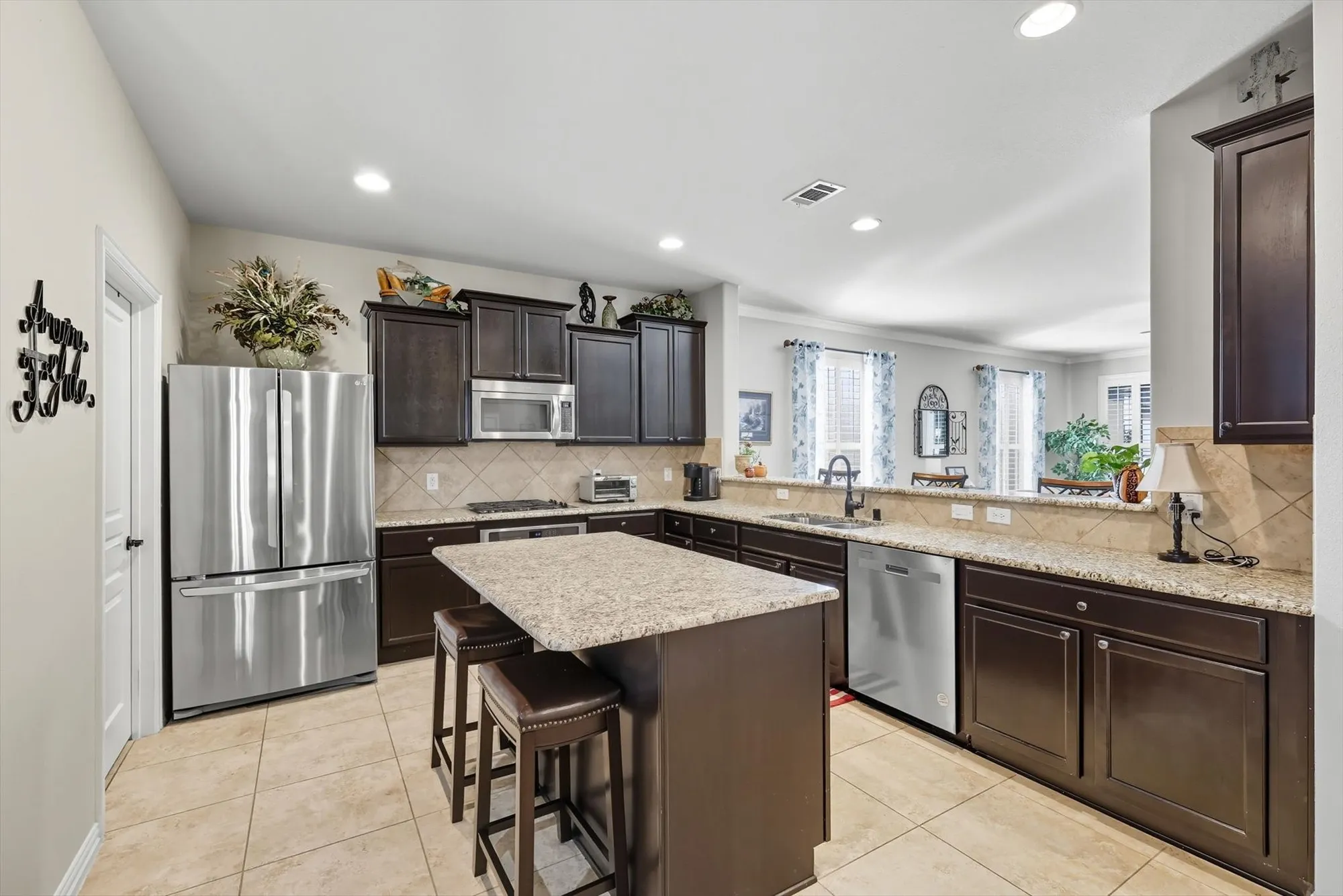 Property Slideshow image 8 of 40 | 7359 trull brook ln, Frisco, TX, 75036