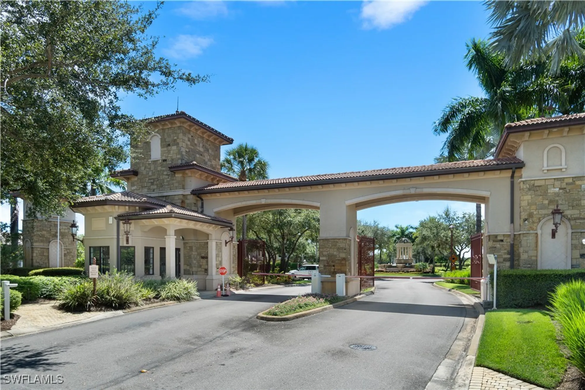 Property Slideshow image 18 of 38 | 9715 acqua ct 121, Naples, FL, 34113