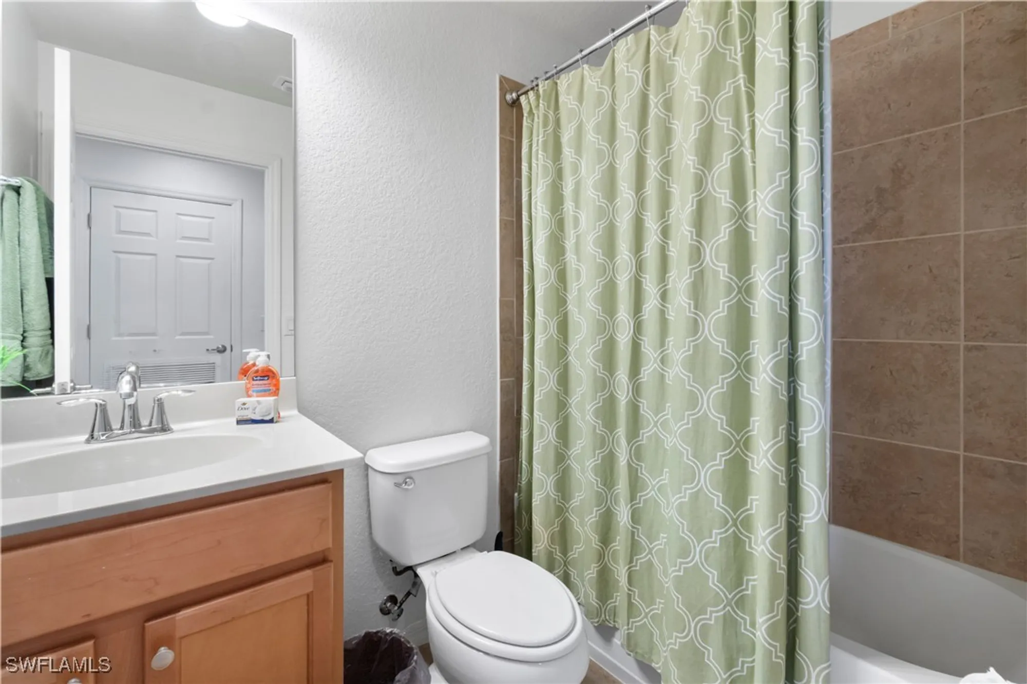 Property Slideshow image 12 of 38 | 9715 acqua ct 121, Naples, FL, 34113