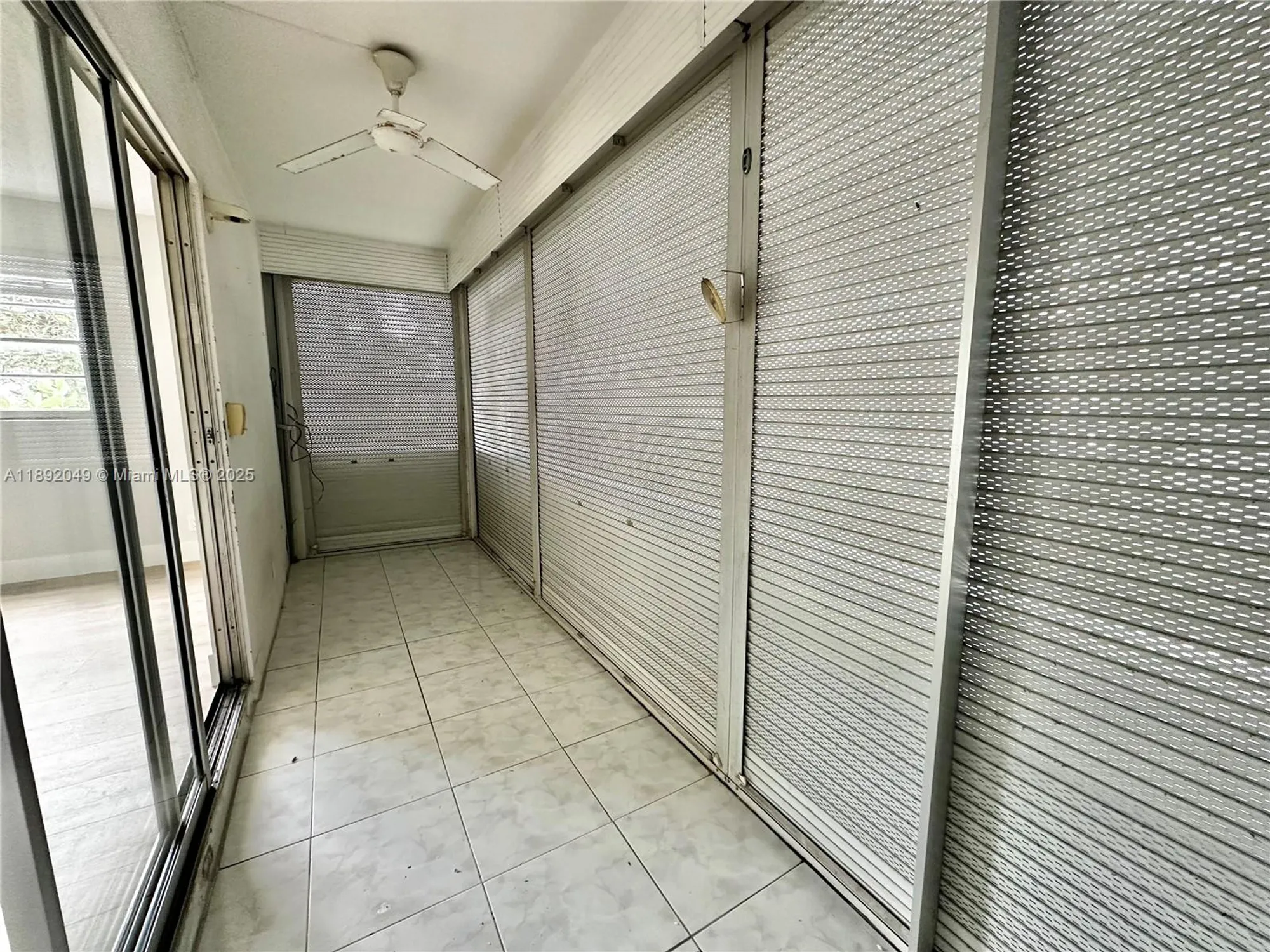 Property Slideshow image 14 of 39 | 213 oakridge n # 213, Deerfield Beach, FL, 33442