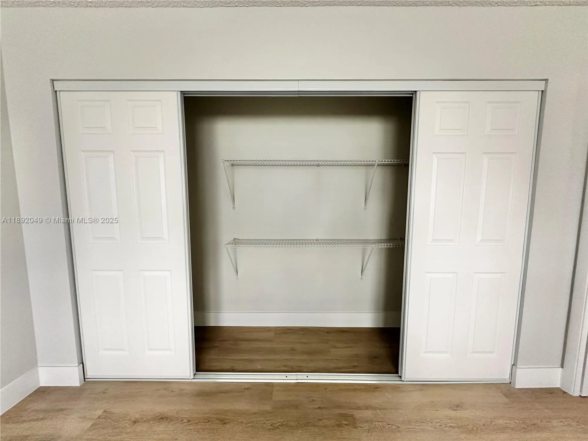 Property Slideshow image 12 of 39 | 213 oakridge n # 213, Deerfield Beach, FL, 33442