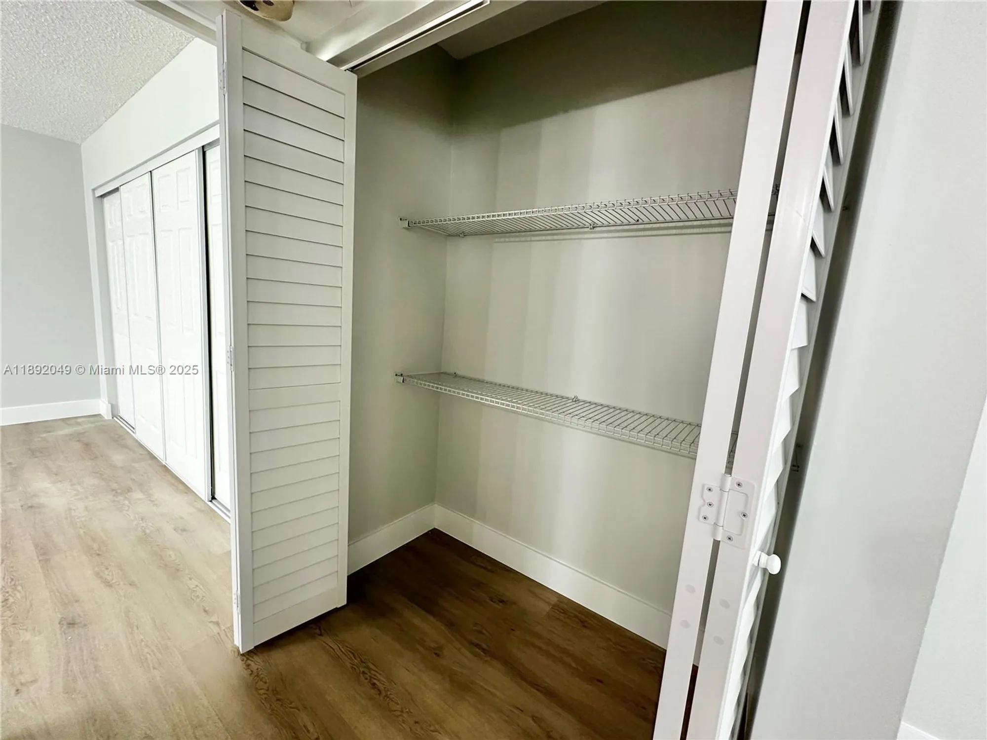 Property Slideshow image 13 of 39 | 213 oakridge n # 213, Deerfield Beach, FL, 33442