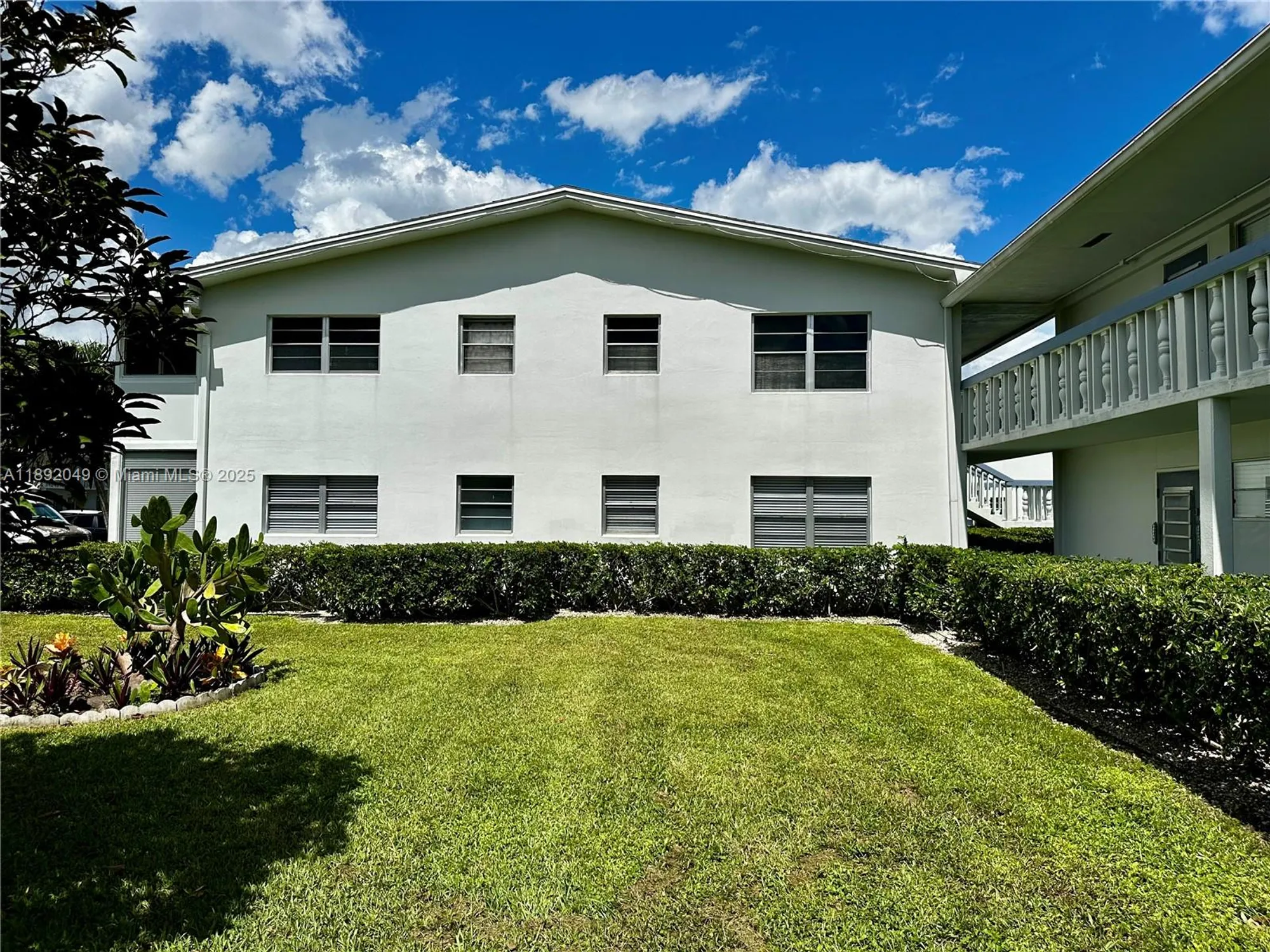 Property Slideshow image 25 of 39 | 213 oakridge n # 213, Deerfield Beach, FL, 33442