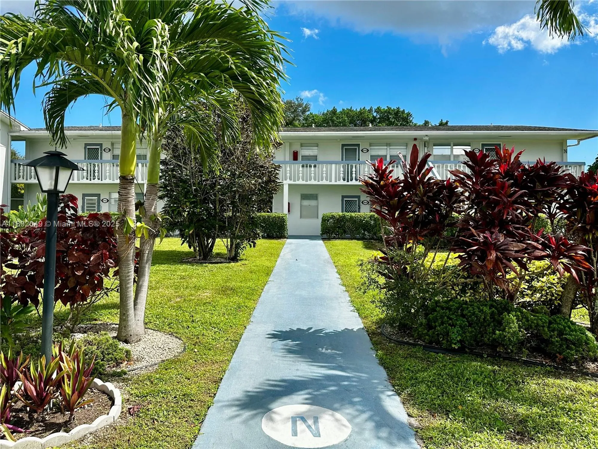 Property Slideshow image 22 of 39 | 213 oakridge n # 213, Deerfield Beach, FL, 33442