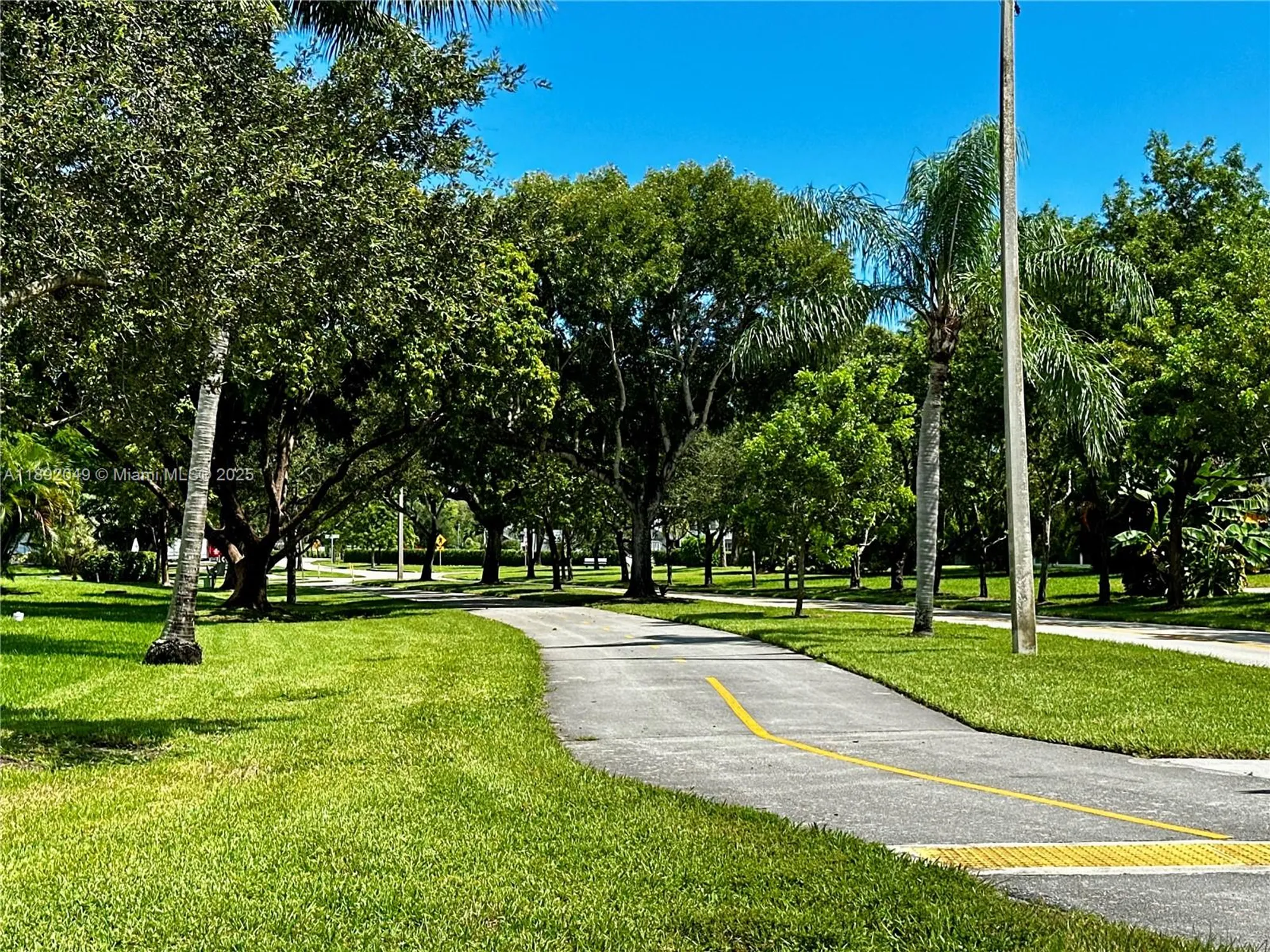 Property Slideshow image 34 of 39 | 213 oakridge n # 213, Deerfield Beach, FL, 33442